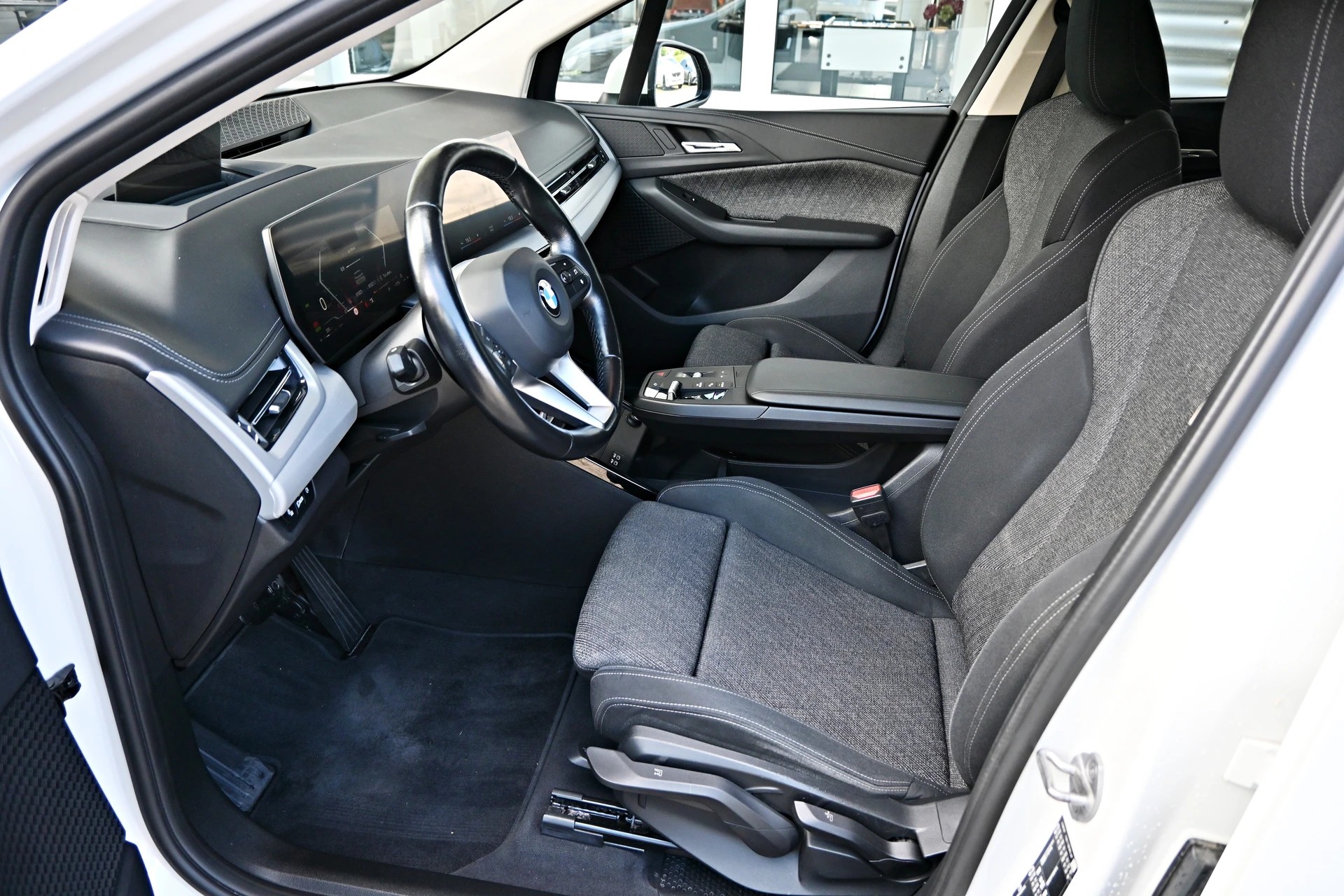 BMW 223d Active Tourer xDrive DKG 4X4 (CH Auto) + AHK 1500kg-image-11