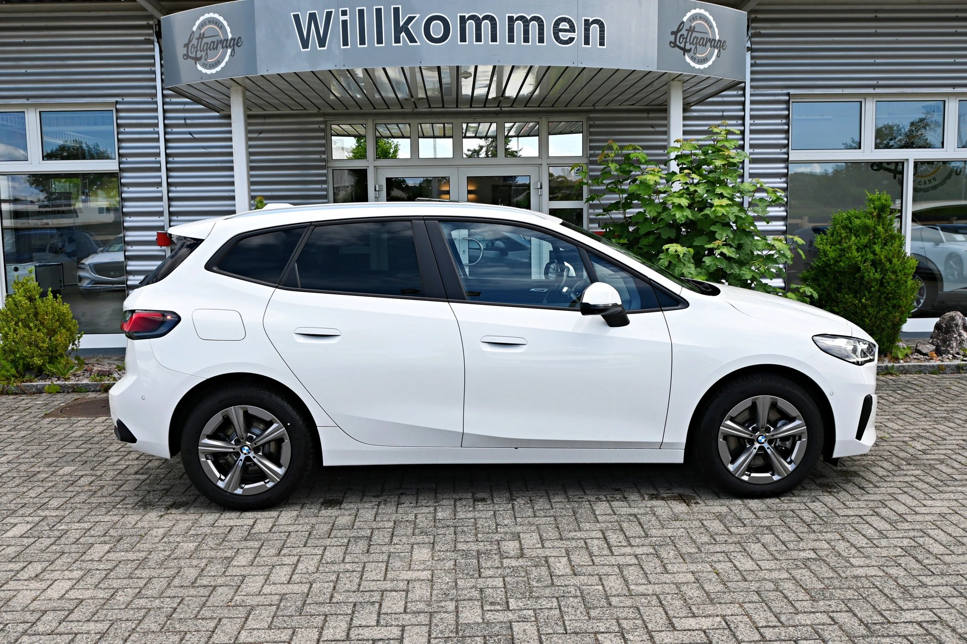 BMW 223d Active Tourer xDrive DKG 4X4 (CH Auto) + AHK 1500kg-image-4