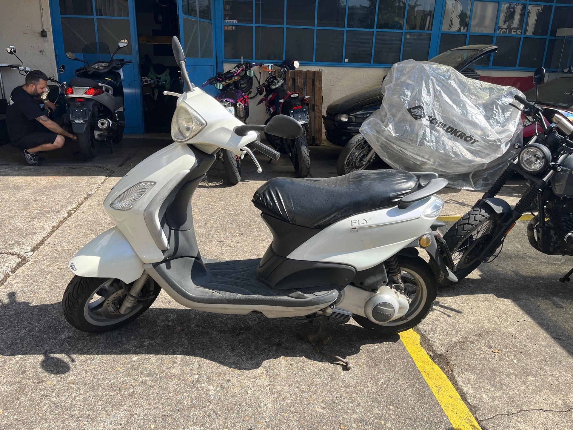 PIAGGIO Fly 125 4-T - GRATIS LIEFERUNG*-showroom-element-1