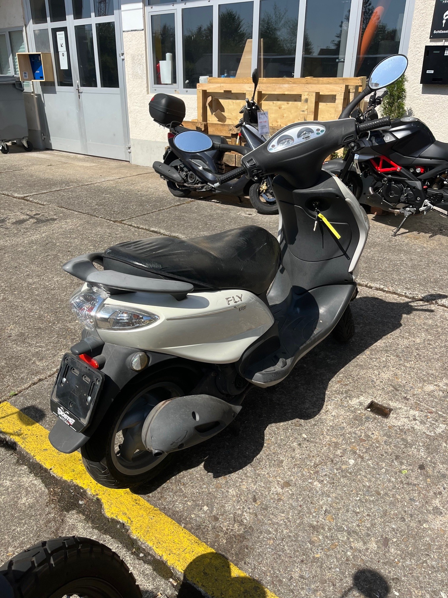 PIAGGIO Fly 125 4-T - GRATIS LIEFERUNG*-showroom-element-3