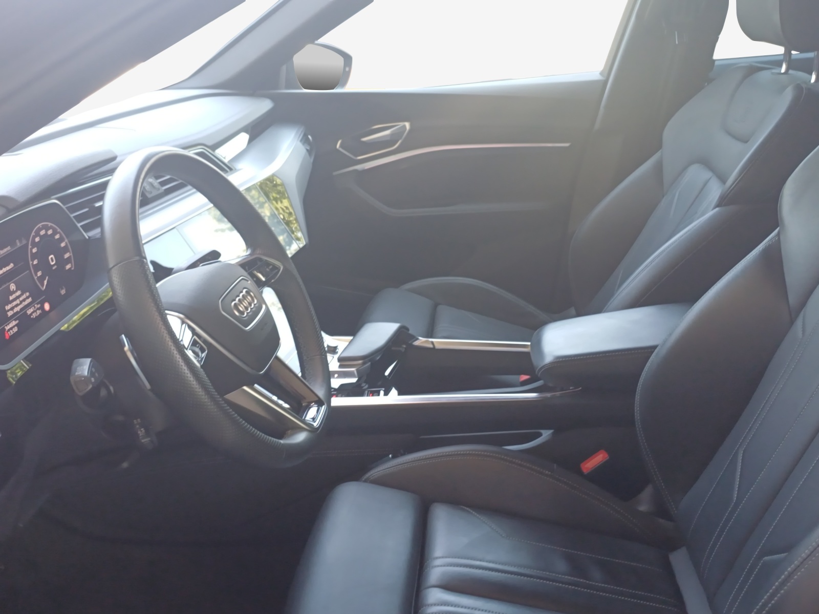 AUDI e-tron 55 Sportback Advanced Black Edition quattro-image-8