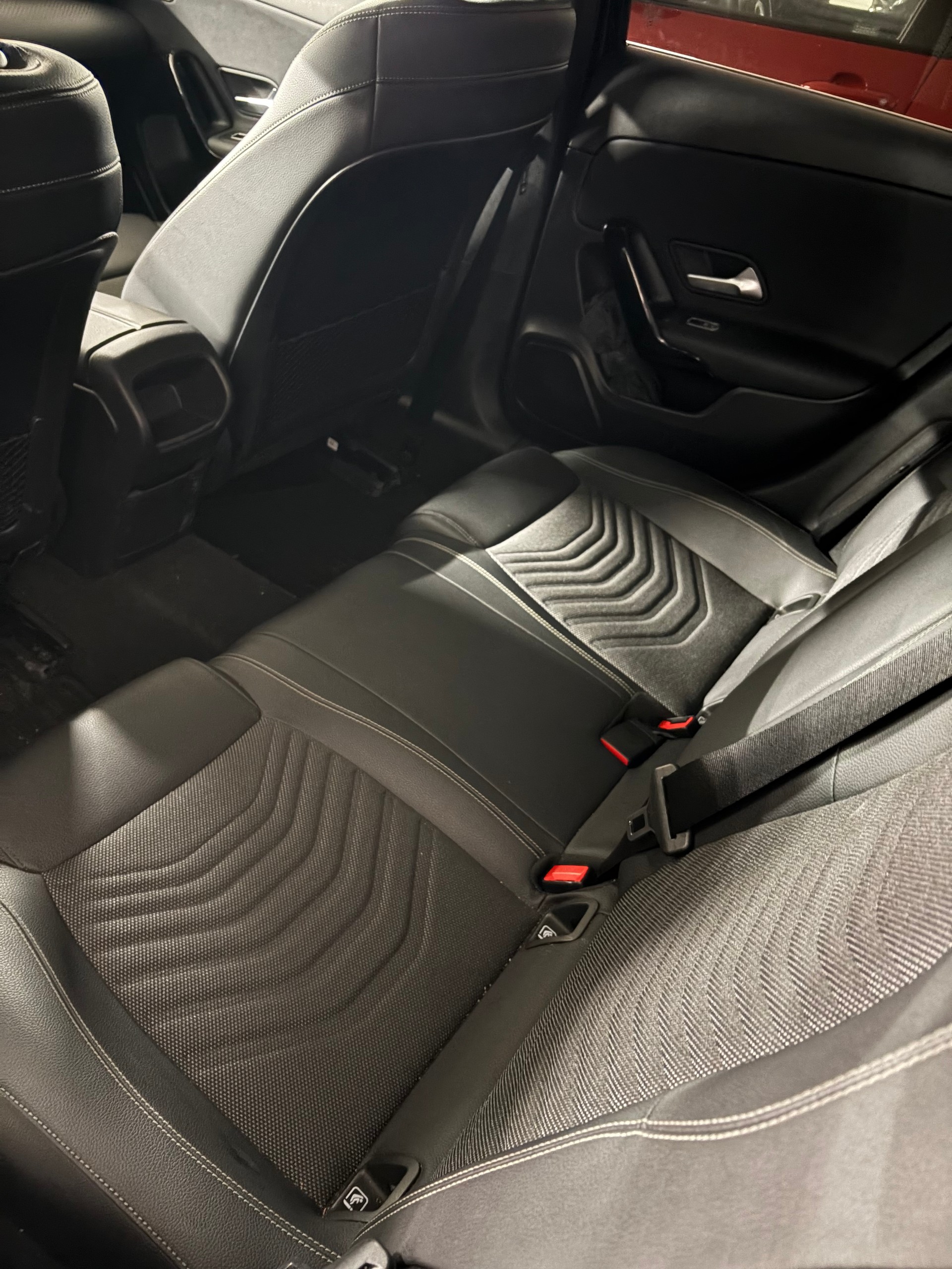 MERCEDES-BENZ A 250 e Style-image-2