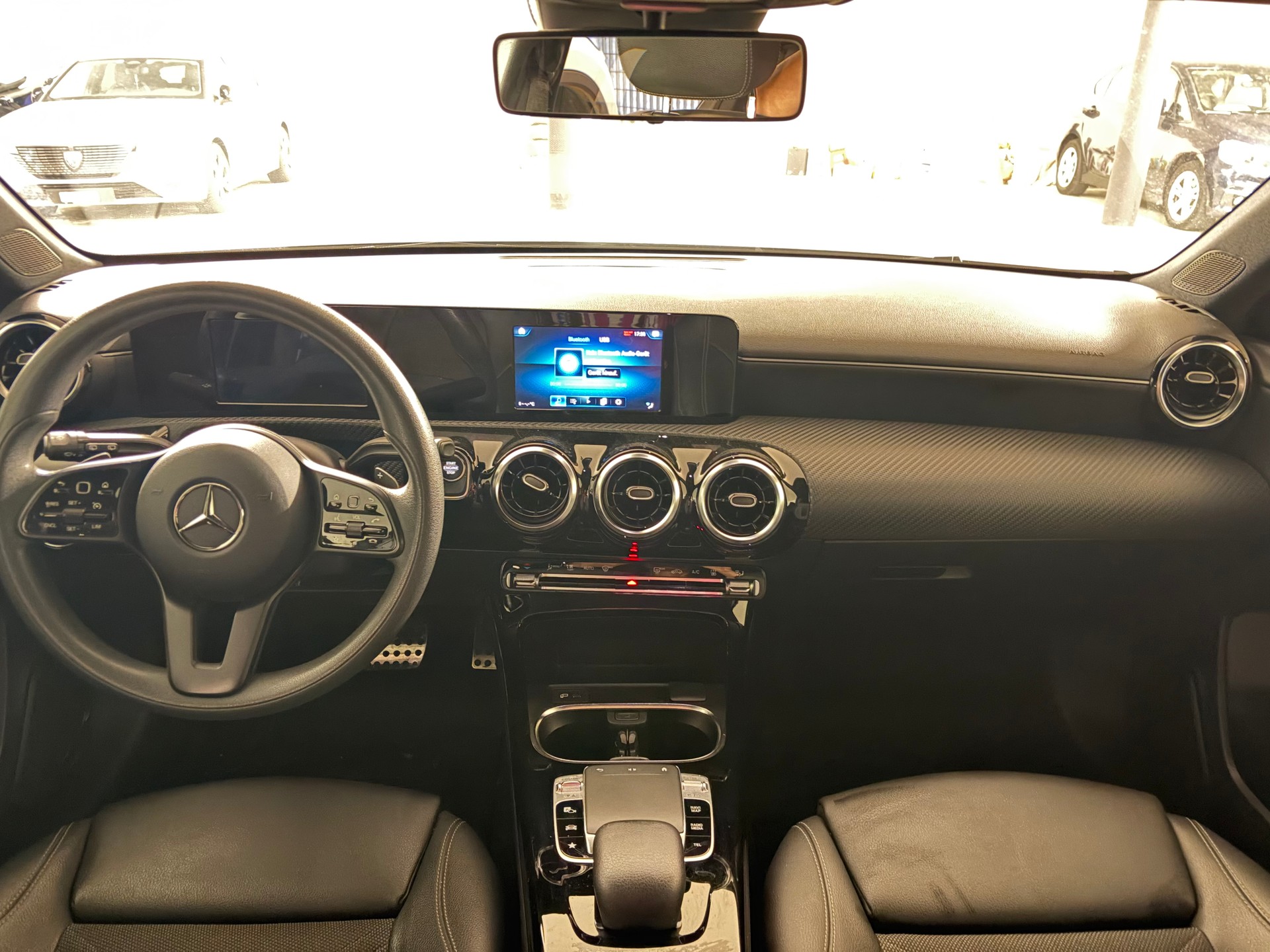 MERCEDES-BENZ A 250 e Style-image-1