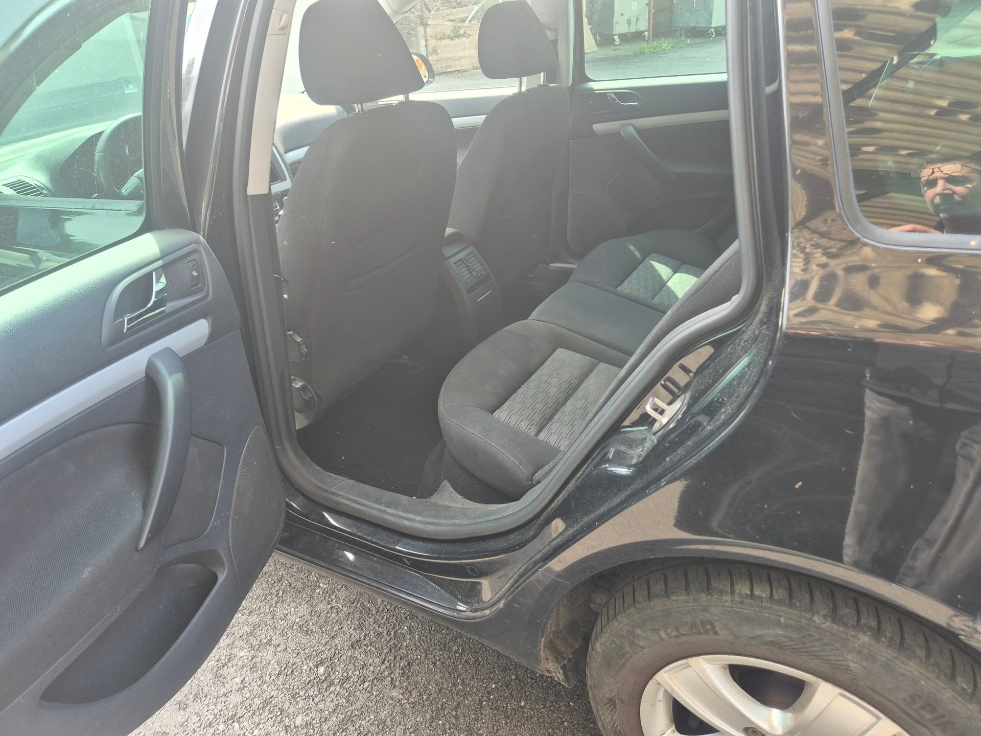 SKODA Octavia Combi 1.8 TSI Swiss Adventure 4x4-image-9