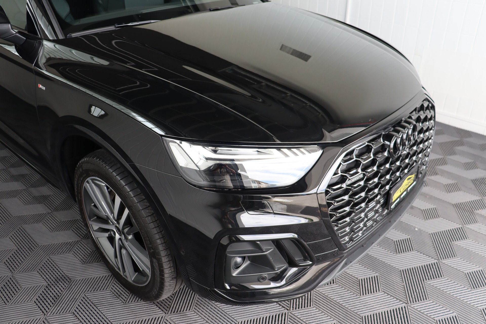 AUDI Q5 Sportback 40 TDI Blackedition quattro S-tronic-showroom-element-2