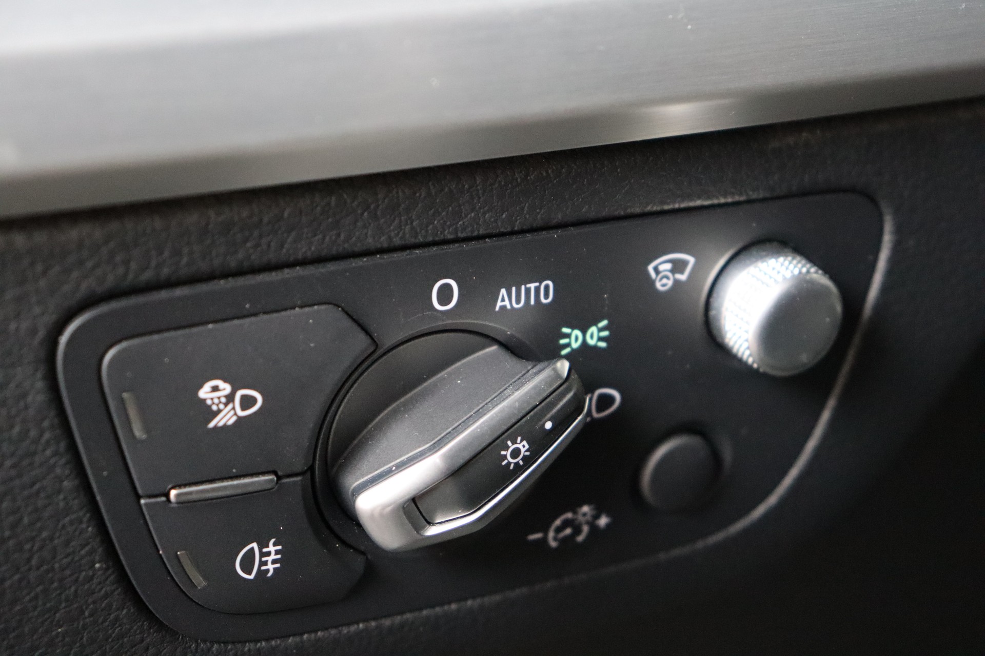 AUDI Q5 Sportback 40 TDI Blackedition quattro S-tronic-image-24