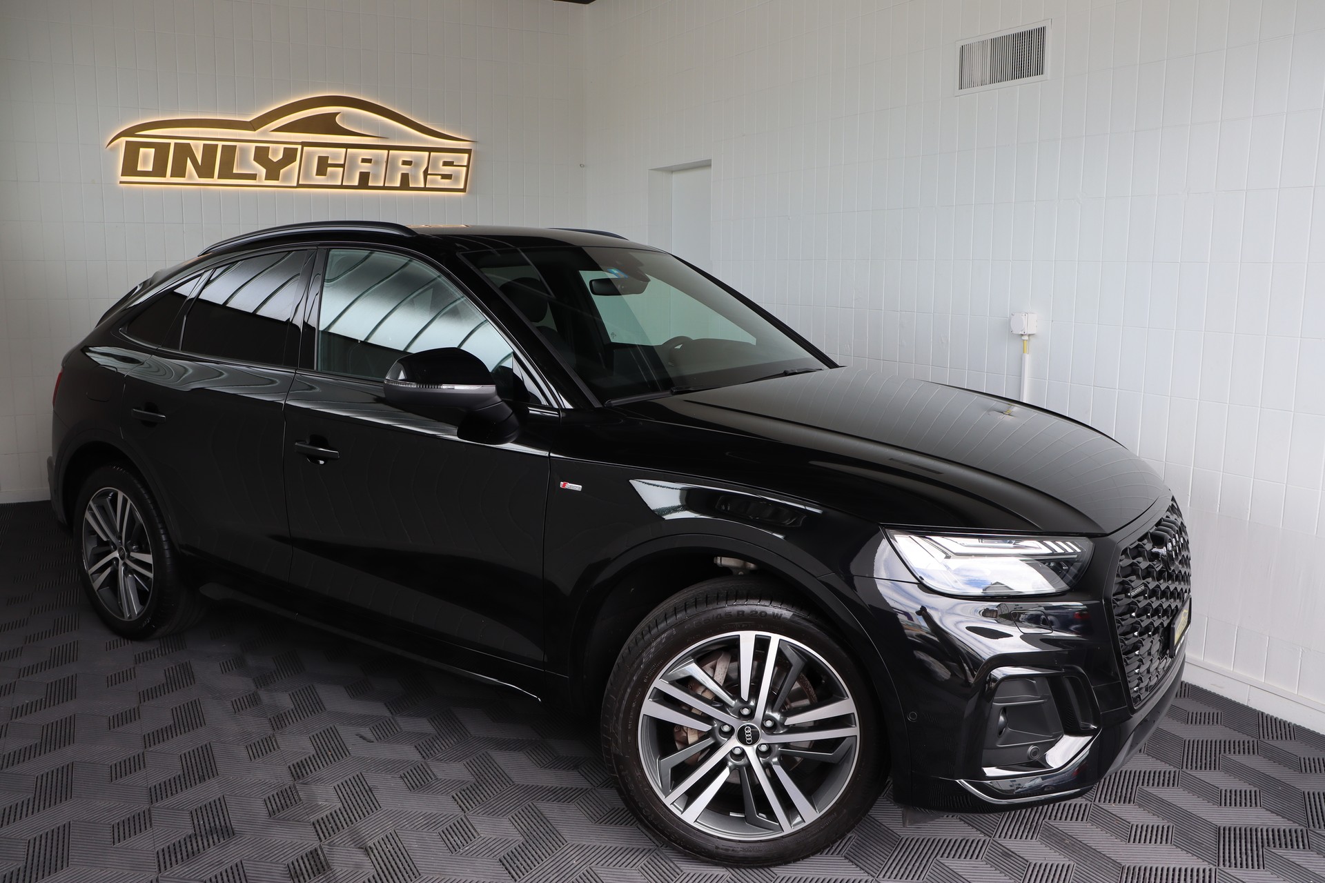 AUDI Q5 Sportback 40 TDI Blackedition quattro S-tronic-showroom-element-3
