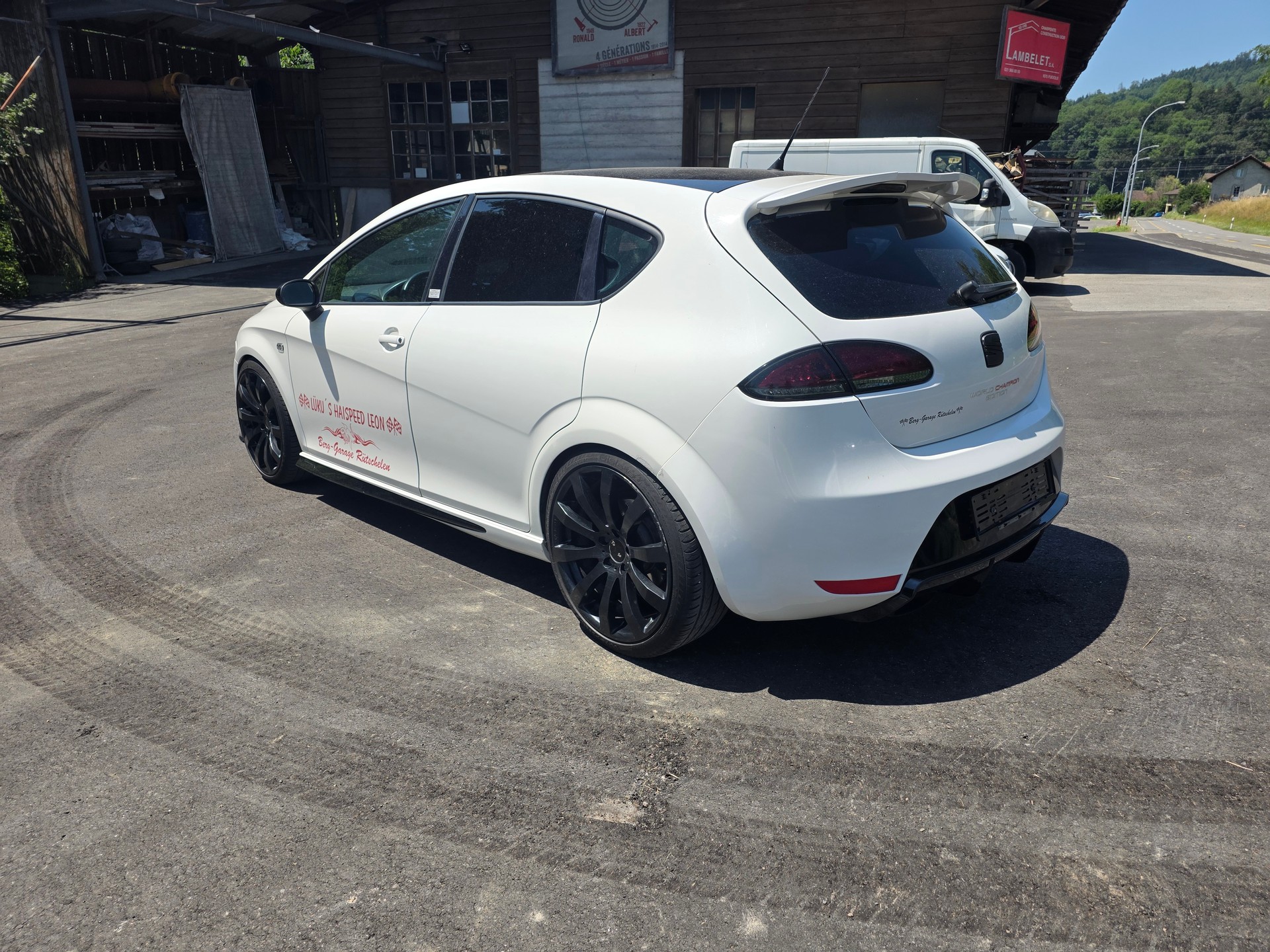 SEAT Leon 2.0 TSI World Champion Edition-image-6