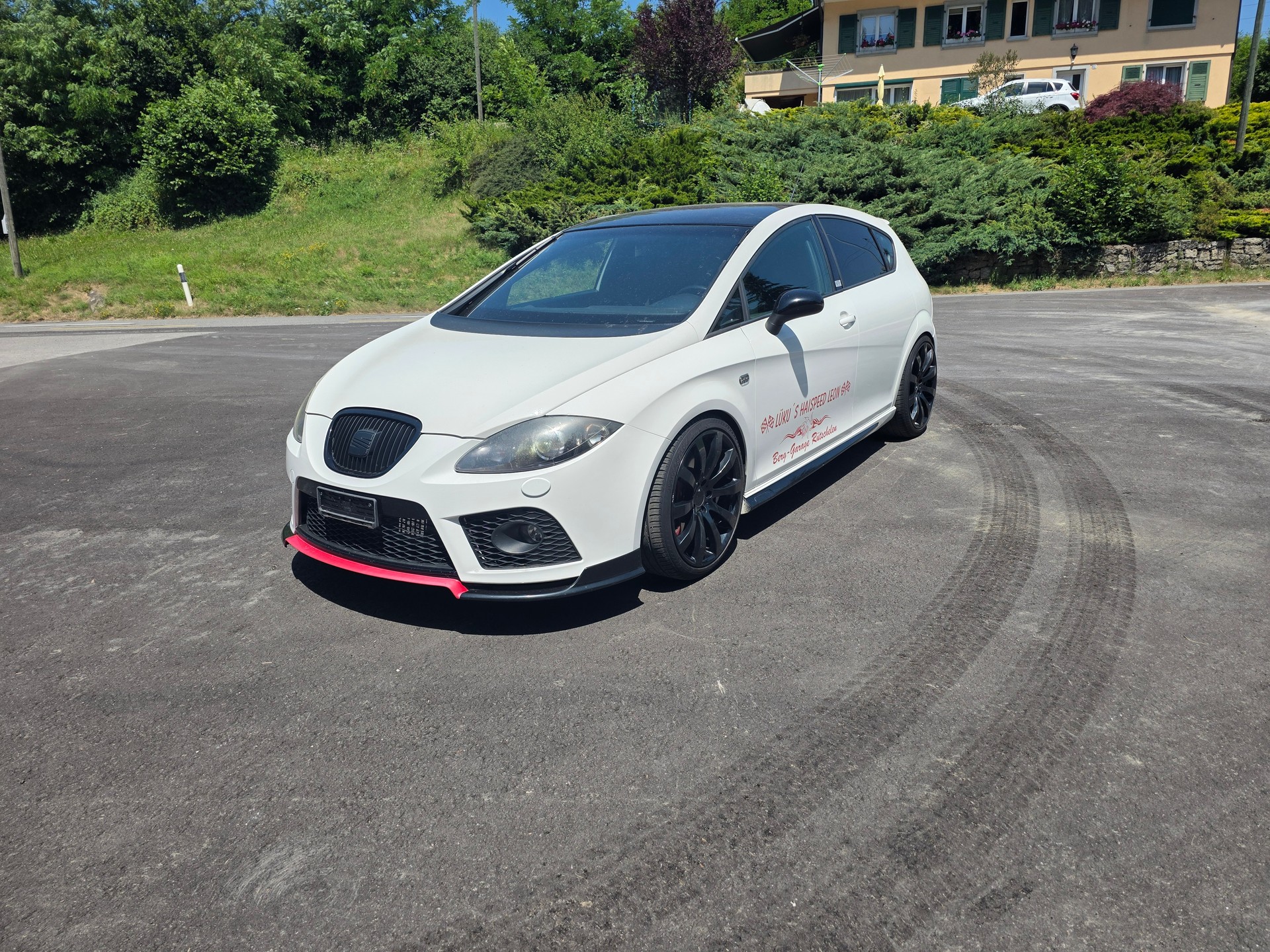 SEAT Leon 2.0 TSI World Champion Edition-image-3