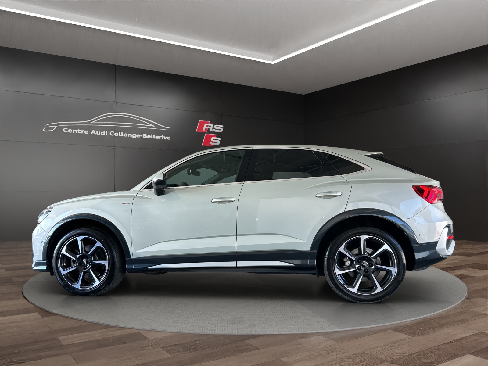 AUDI Q3 Sportback 45 TFSI S line quattro S-tronic-showroom-element-2