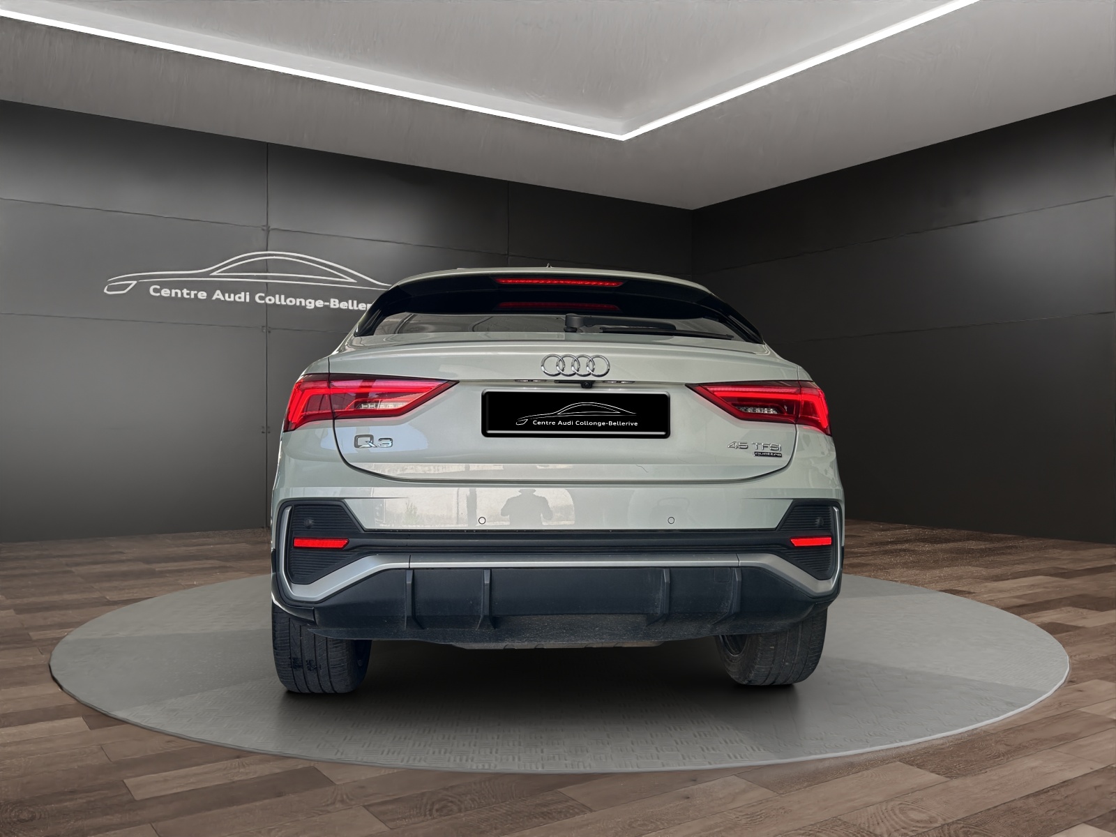 AUDI Q3 Sportback 45 TFSI S line quattro S-tronic-image-4