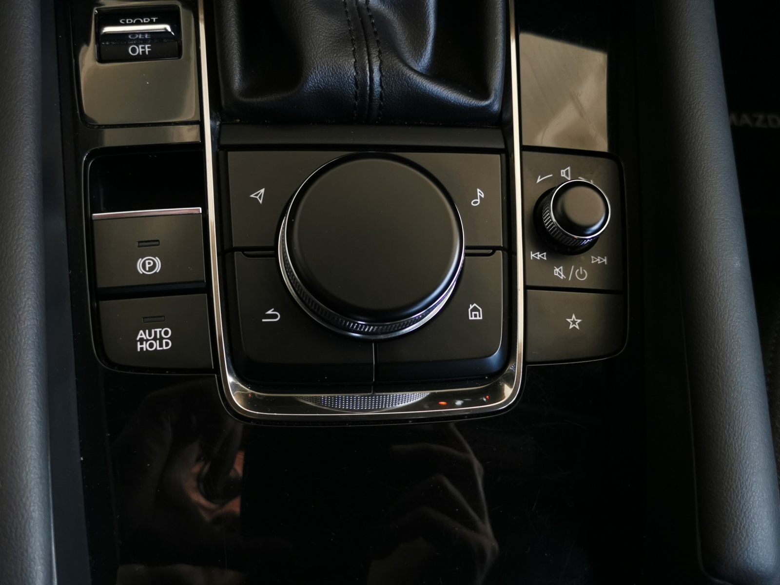 MAZDA 3 Hatchback 2.0 150 Ambition Plus-image-17