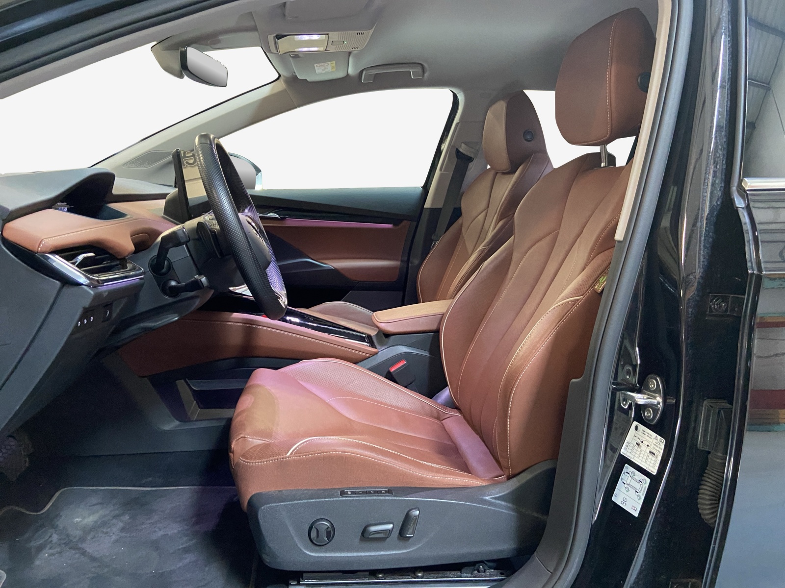 SKODA Enyaq iV 80-image-6