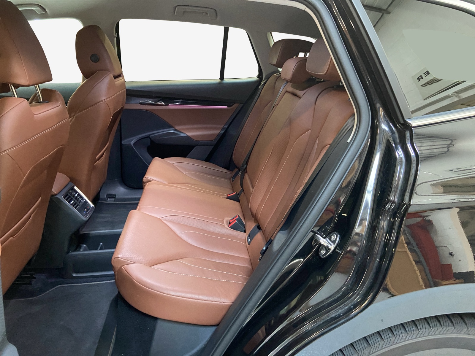 SKODA Enyaq iV 80-image-10
