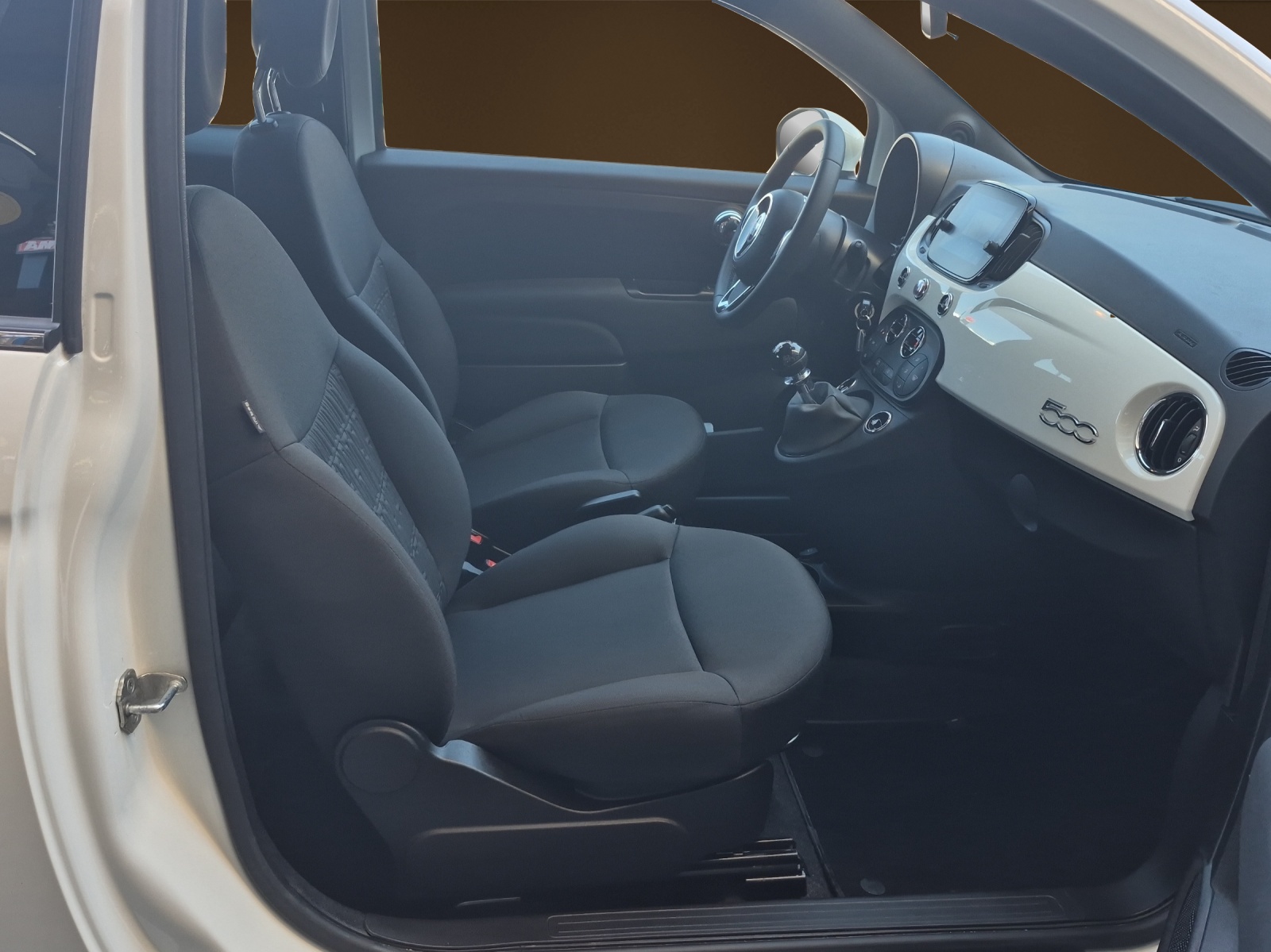 FIAT 500 C 1.0 Hybrid Lounge-image-8