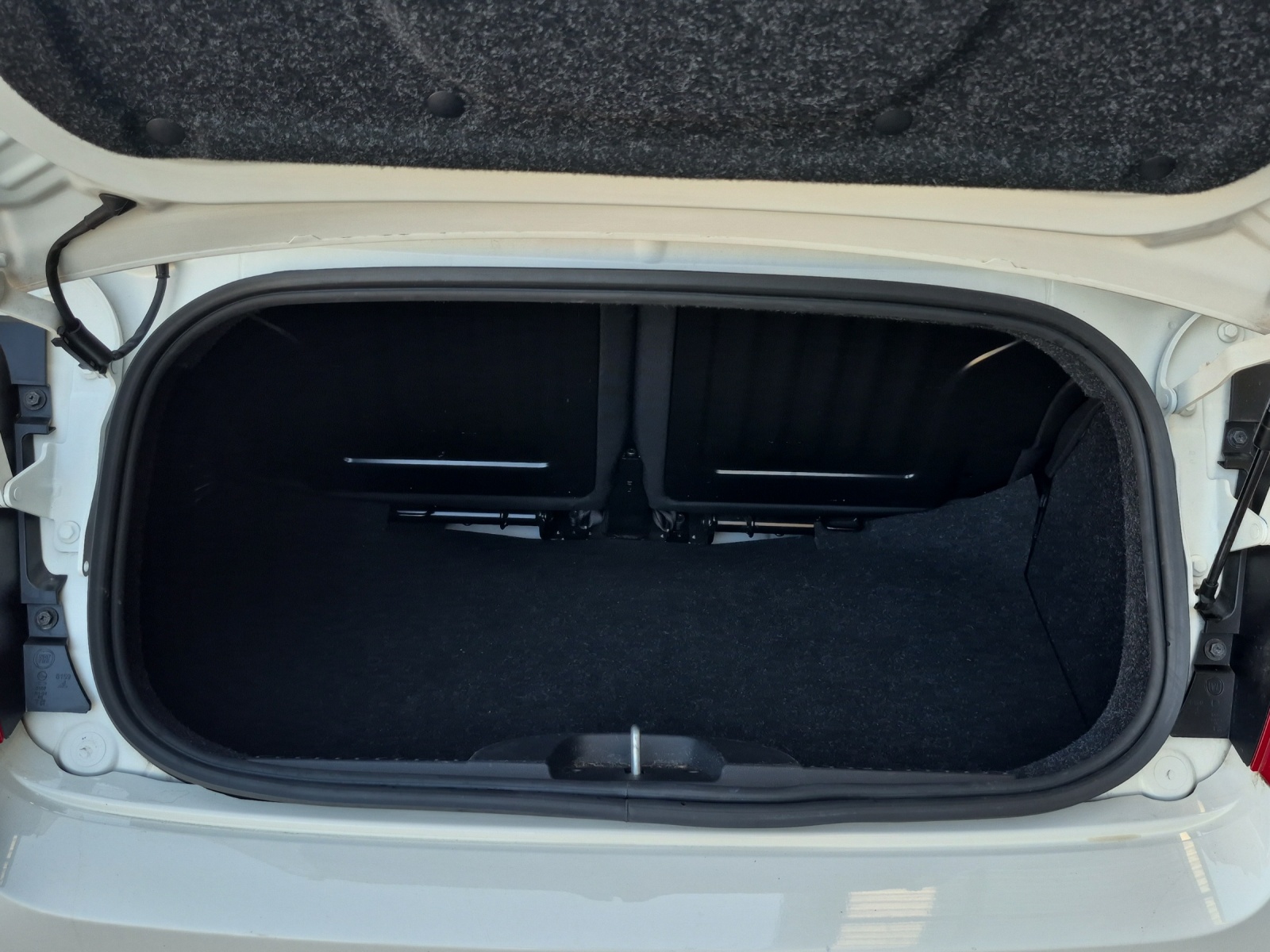 FIAT 500 C 1.0 Hybrid Lounge-image-9