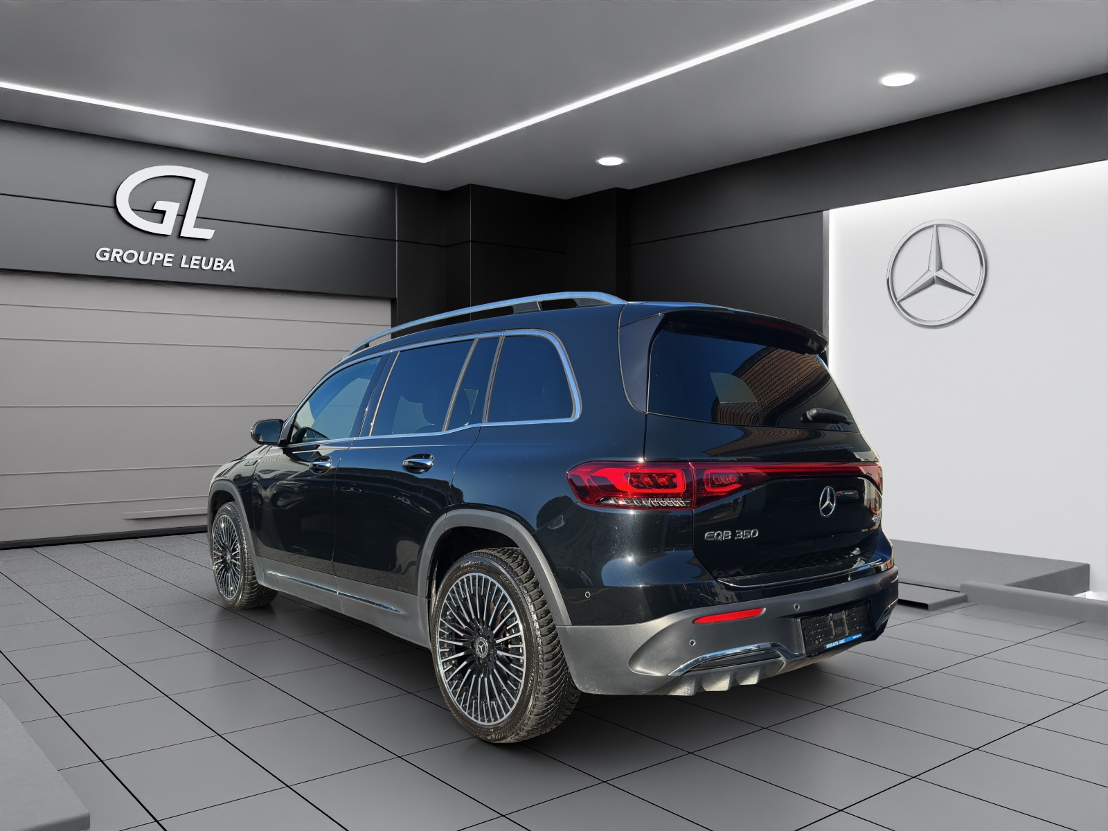 MERCEDES-BENZ EQB 350 AMG Line 4Matic-image-3