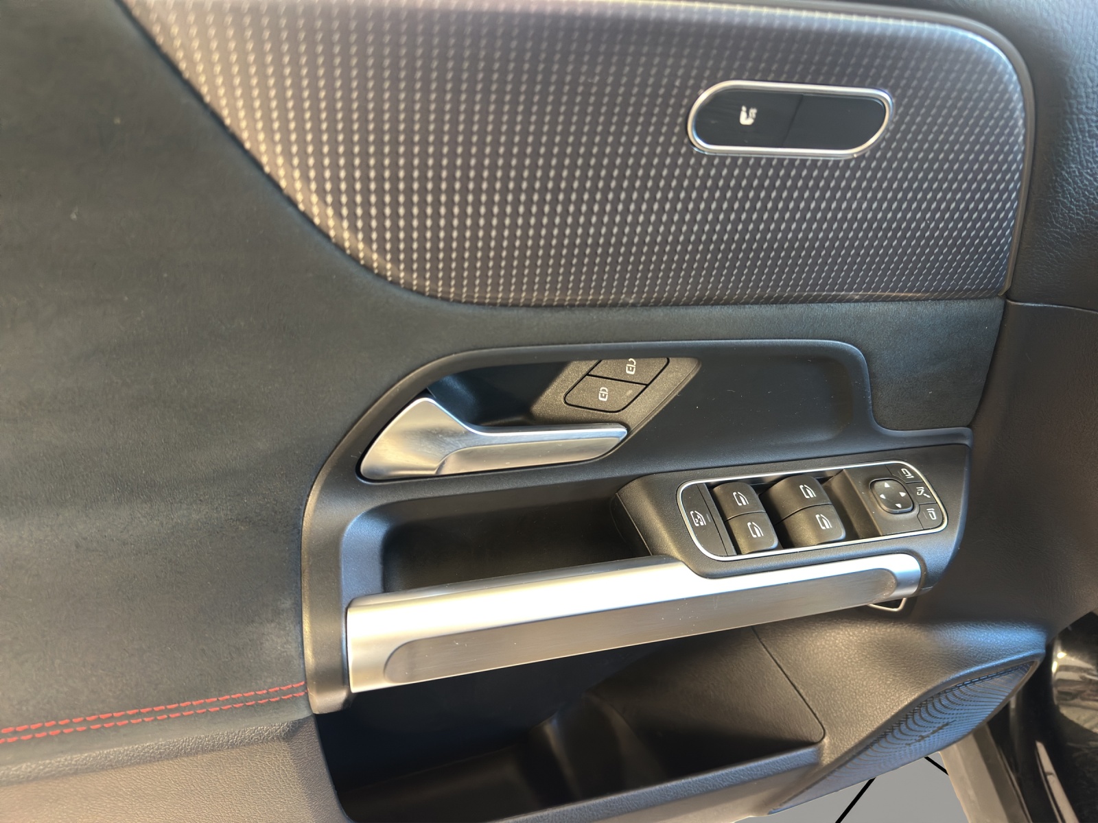 MERCEDES-BENZ EQB 350 AMG Line 4Matic-image-13