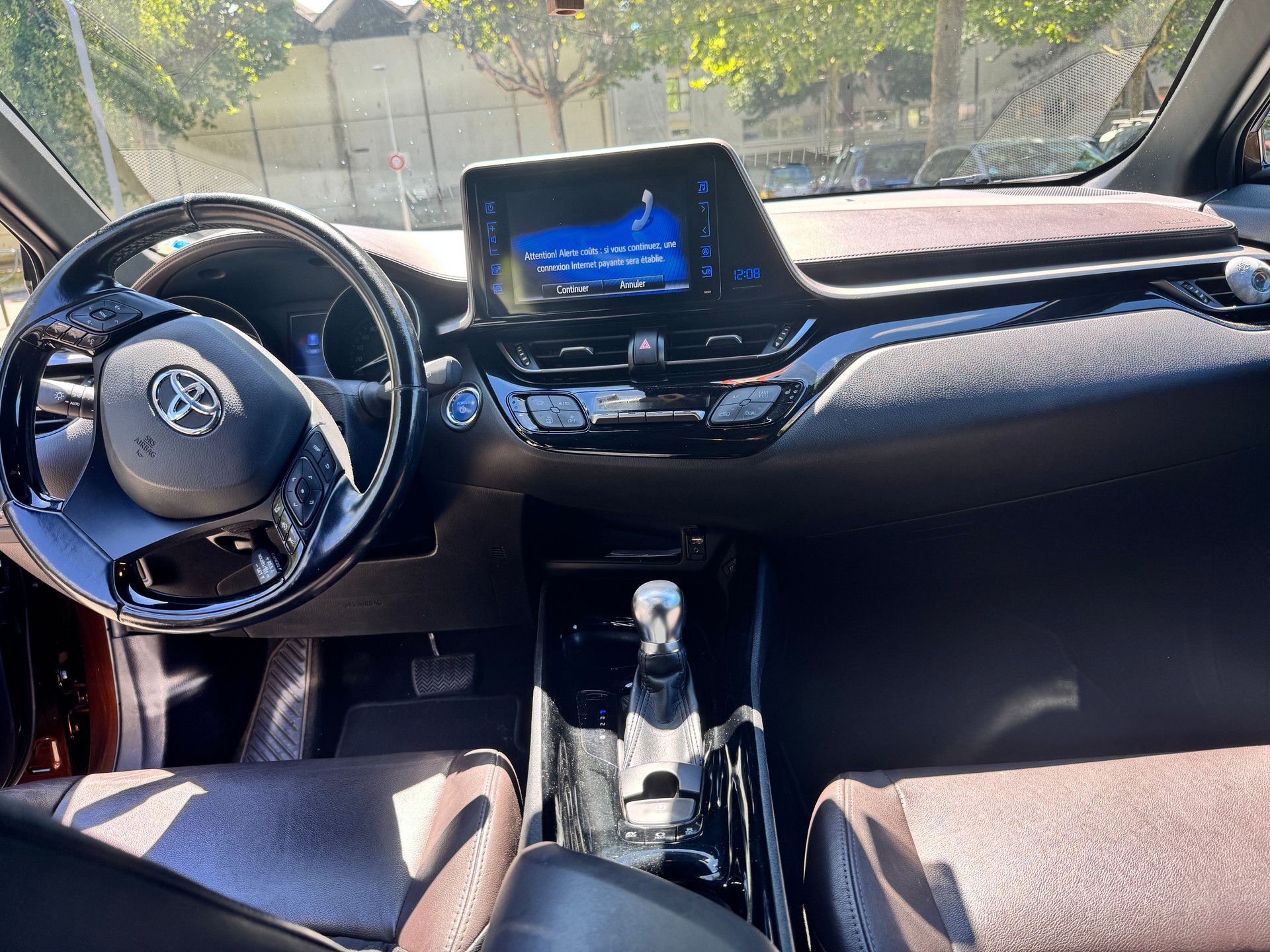 TOYOTA 1.8 VVTi HSD Premium-image-4