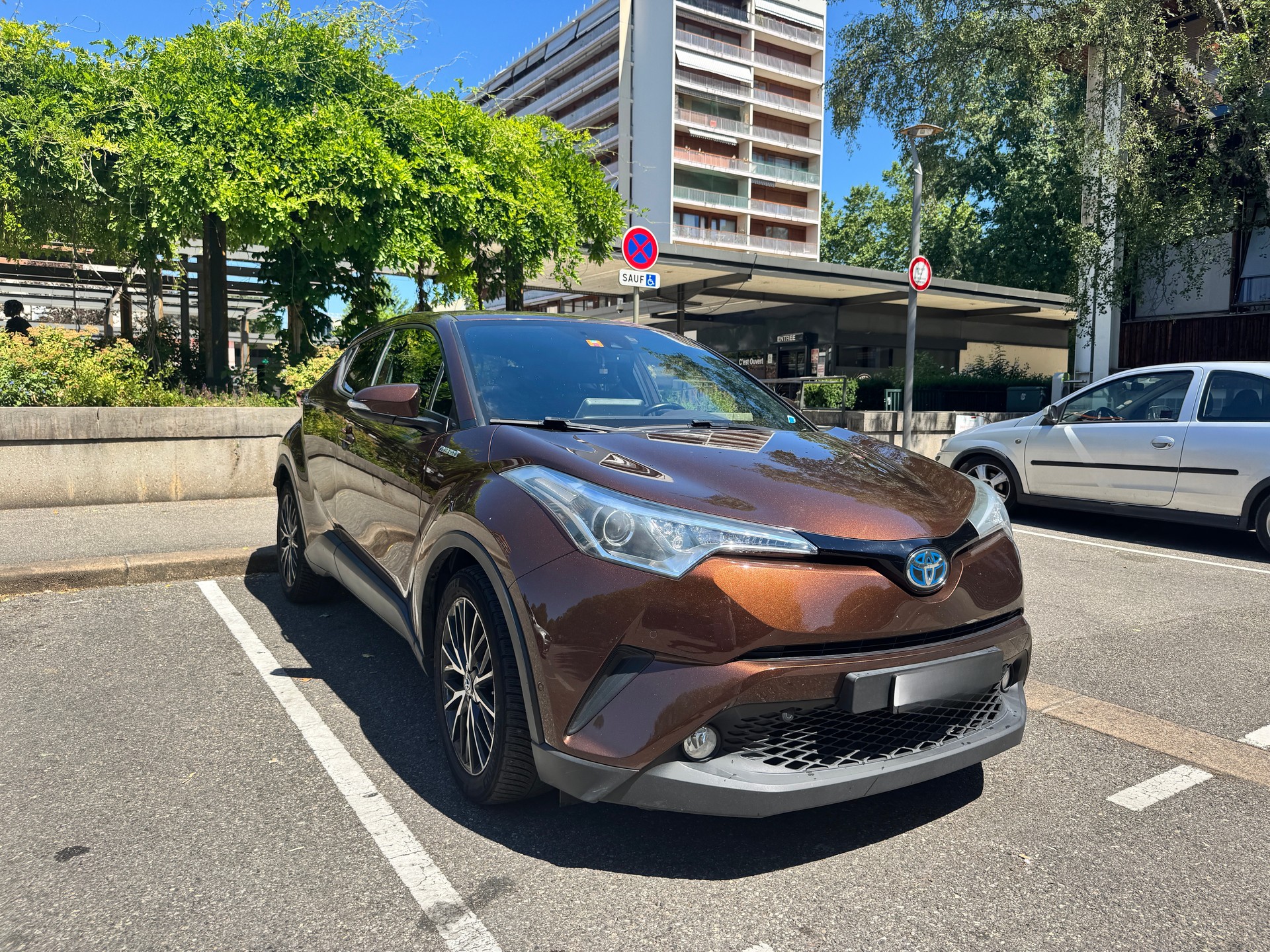 TOYOTA 1.8 VVTi HSD Premium-image-0
