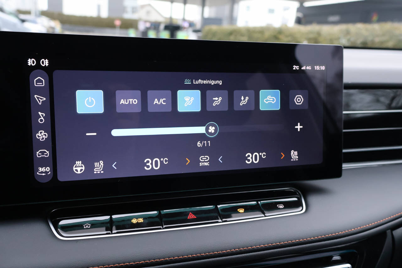 MG HS 1.5 Hybrid Luxury-image-10