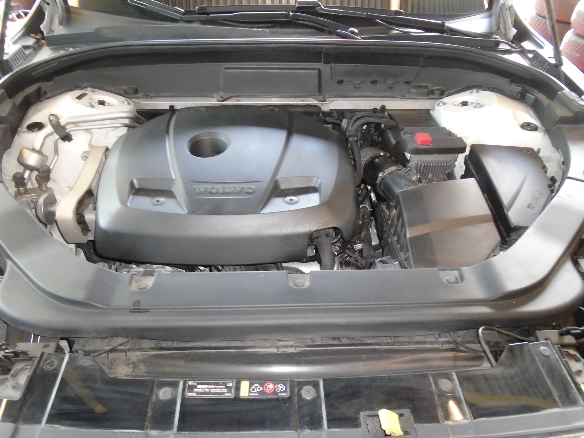 VOLVO XC60 T5 AWD Momentum Geartronic-image-14
