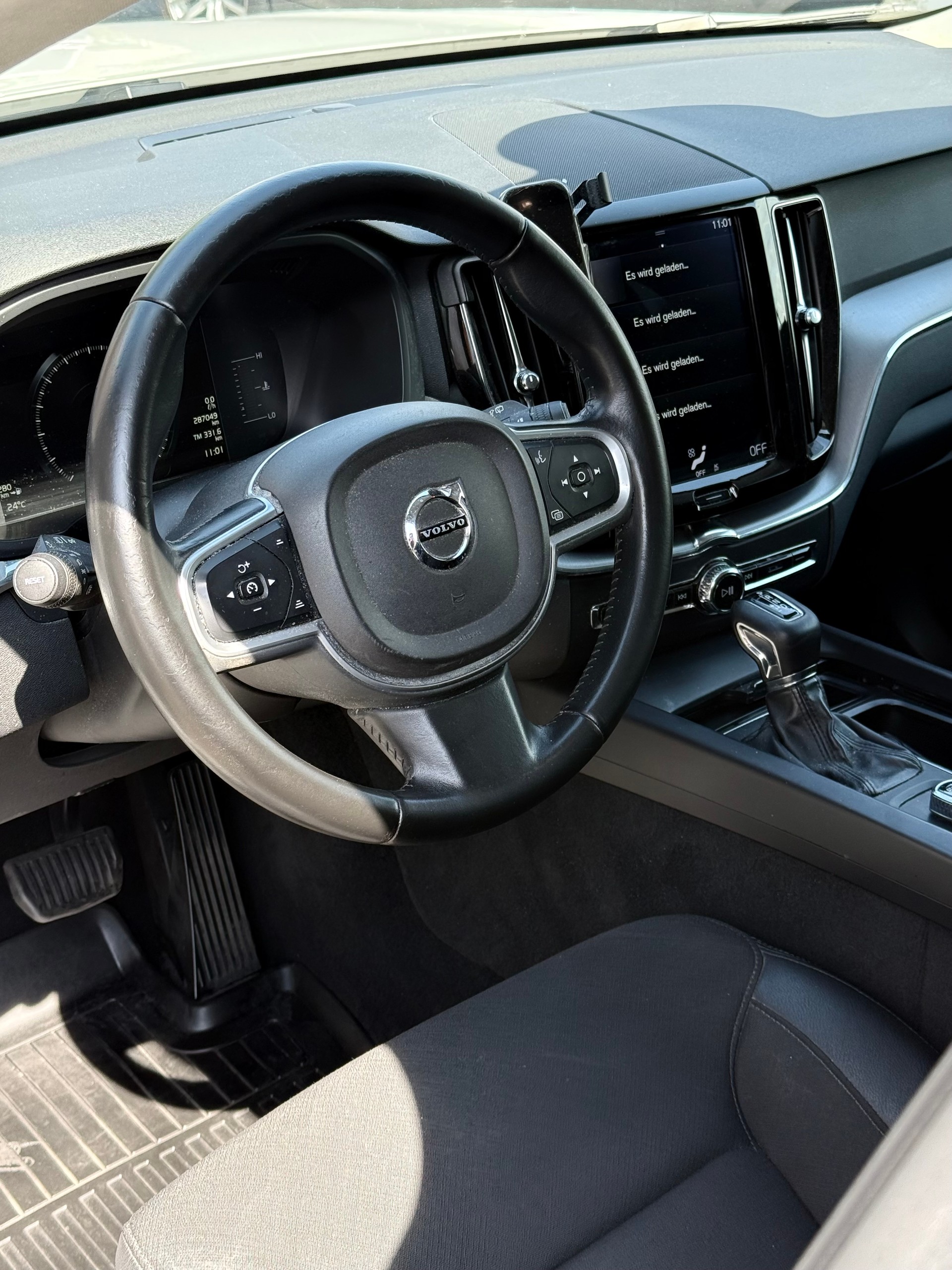 VOLVO XC60 T5 AWD Momentum Geartronic-image-5