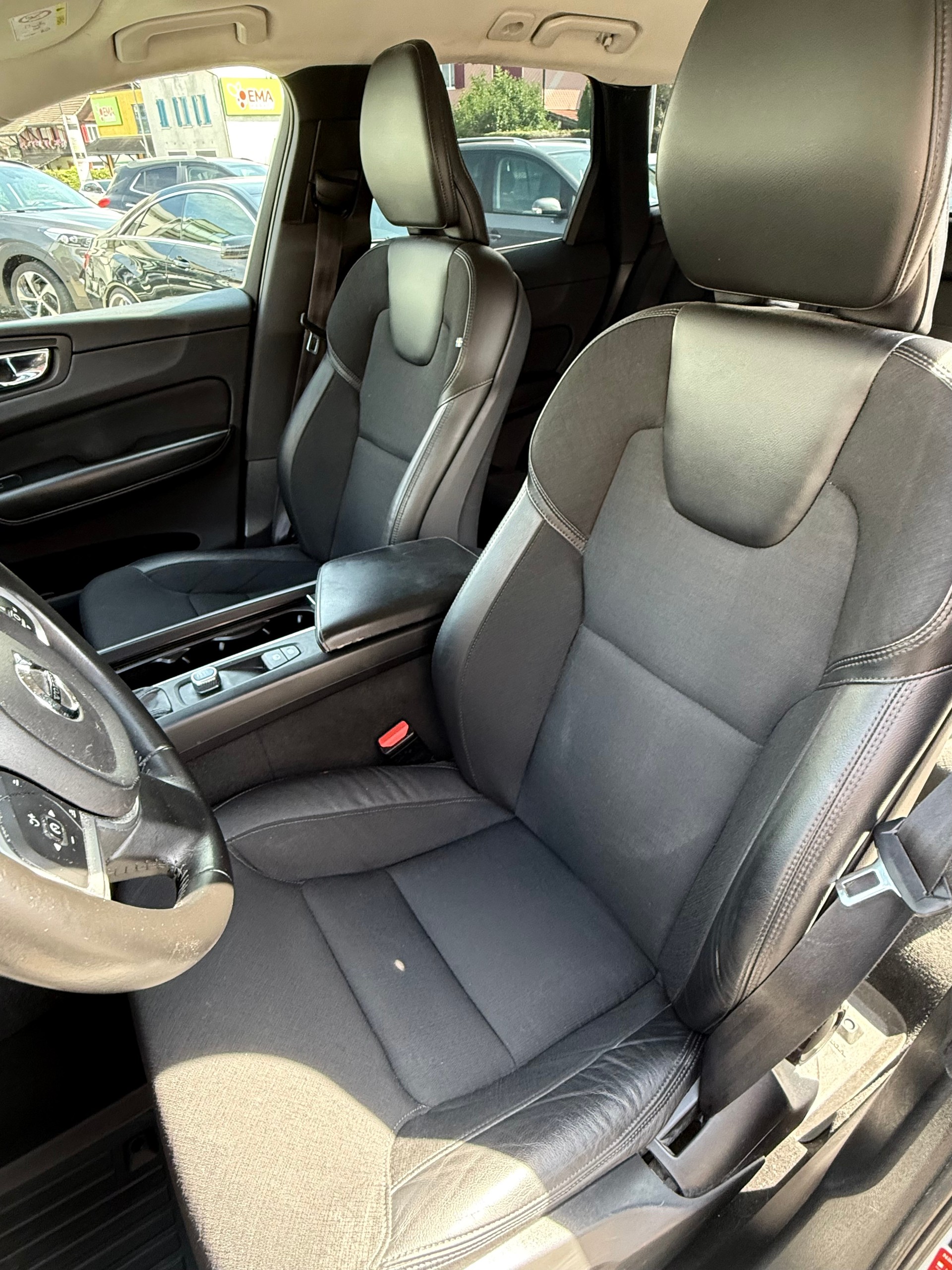 VOLVO XC60 T5 AWD Momentum Geartronic-image-6
