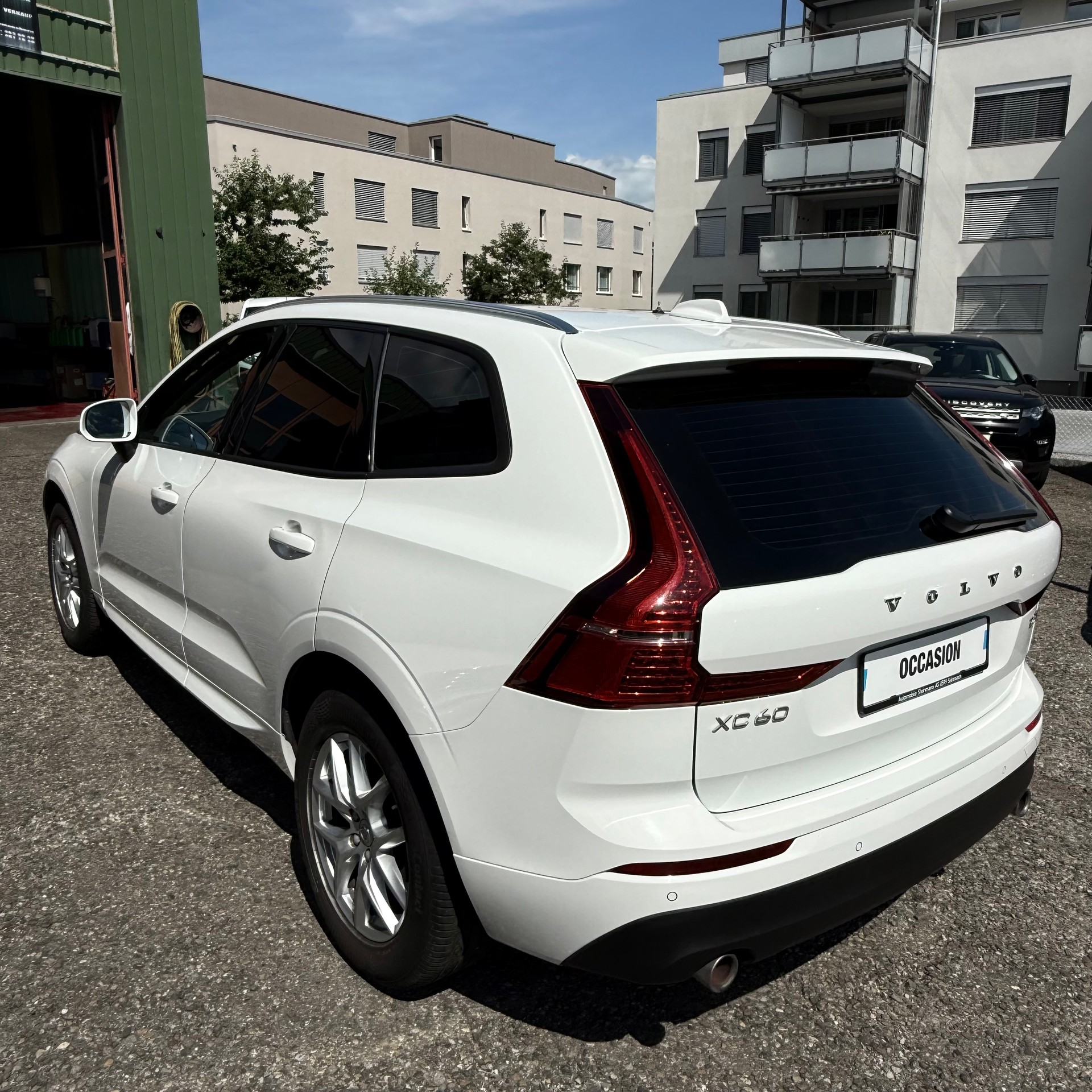 VOLVO XC60 T5 AWD Momentum Geartronic-image-1