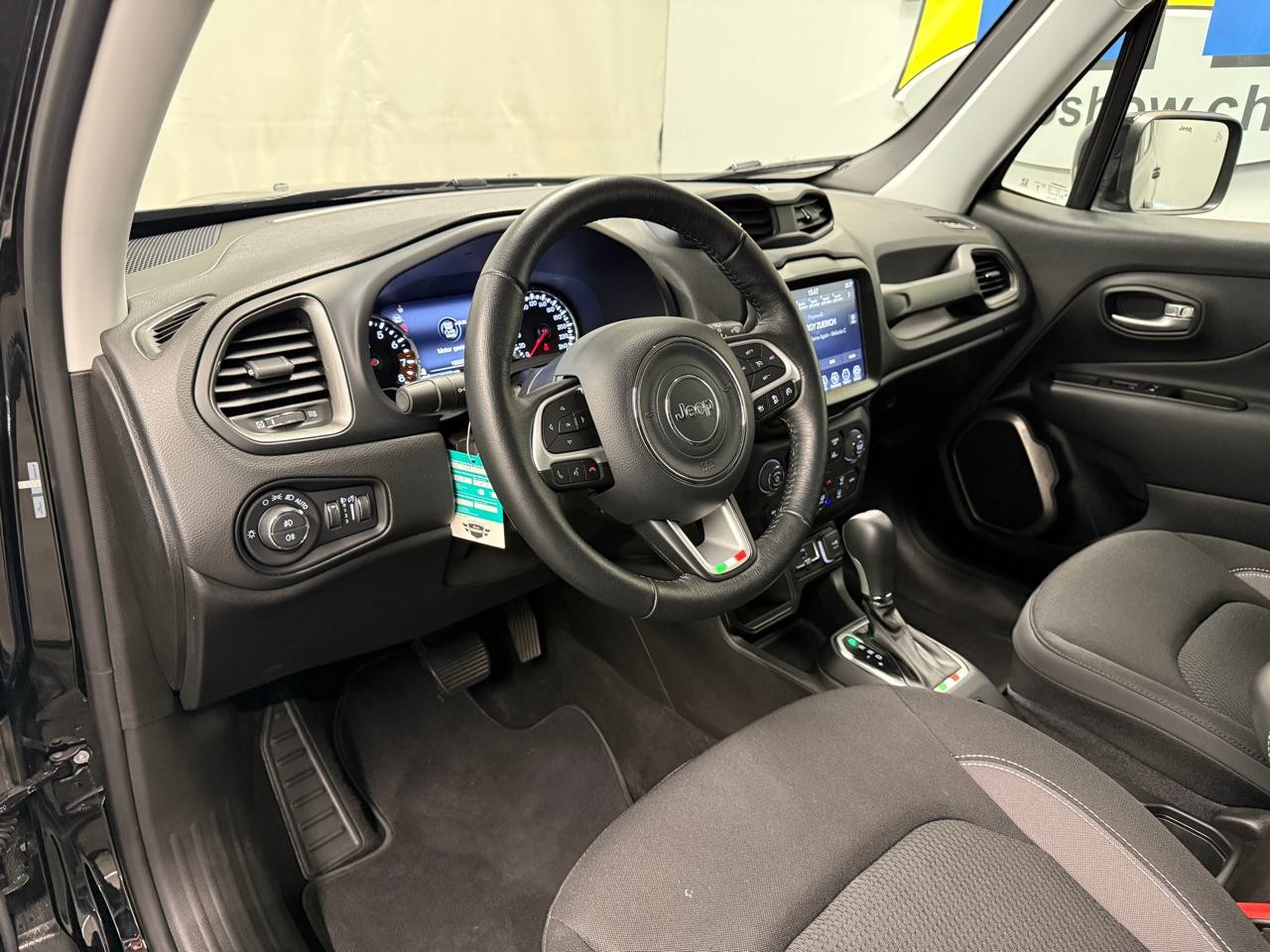 JEEP Renegade 1.5 Turbo MHEV Limited-image-2