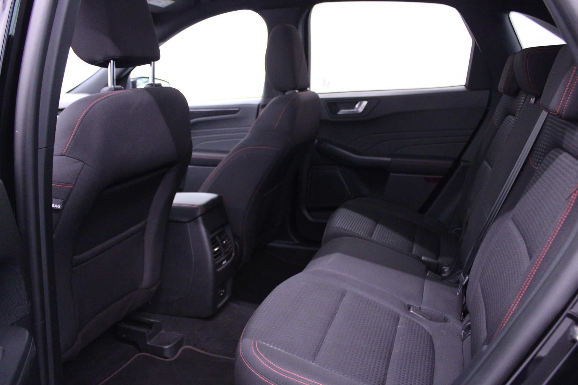 FORD Kuga 2.5 Plug-in Hybrid ST-Line-image-4