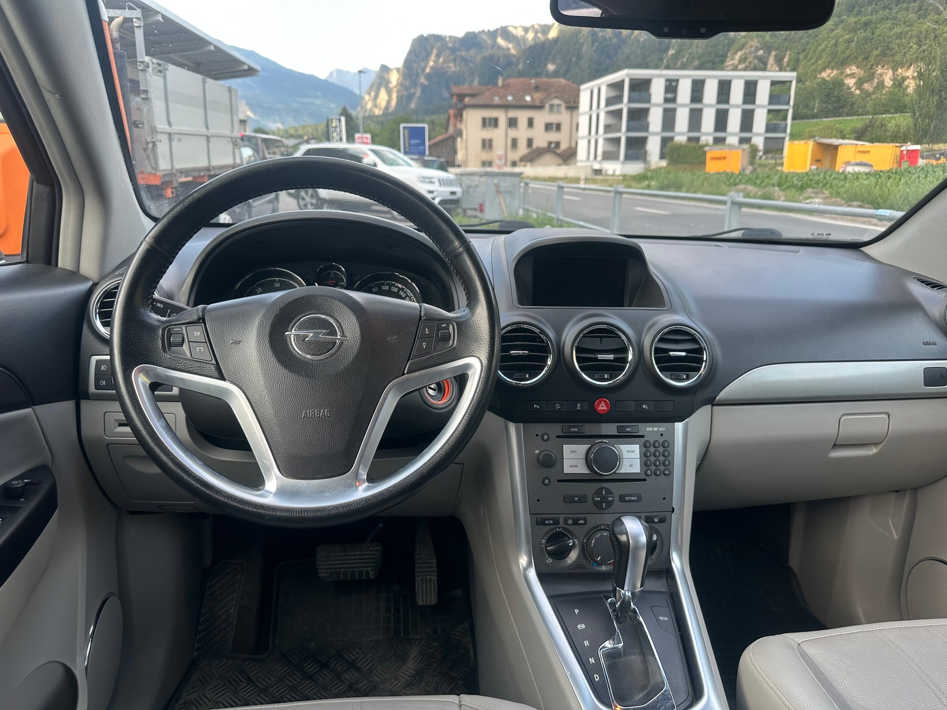 OPEL Antara 2.2 CDTi Cosmo 4WD Automatic-image-3