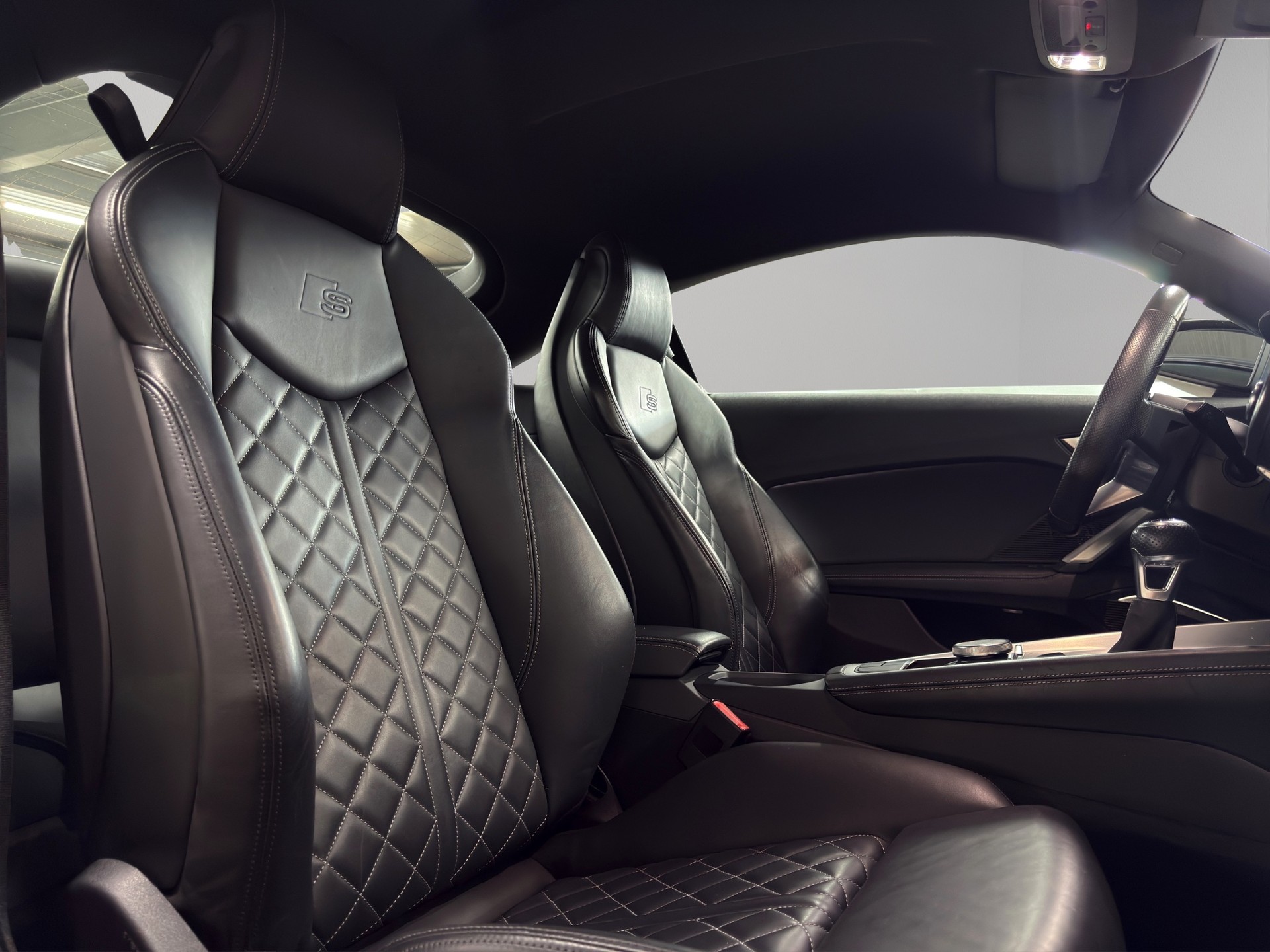 AUDI TT Coupé 2.0 TFSI-image-13