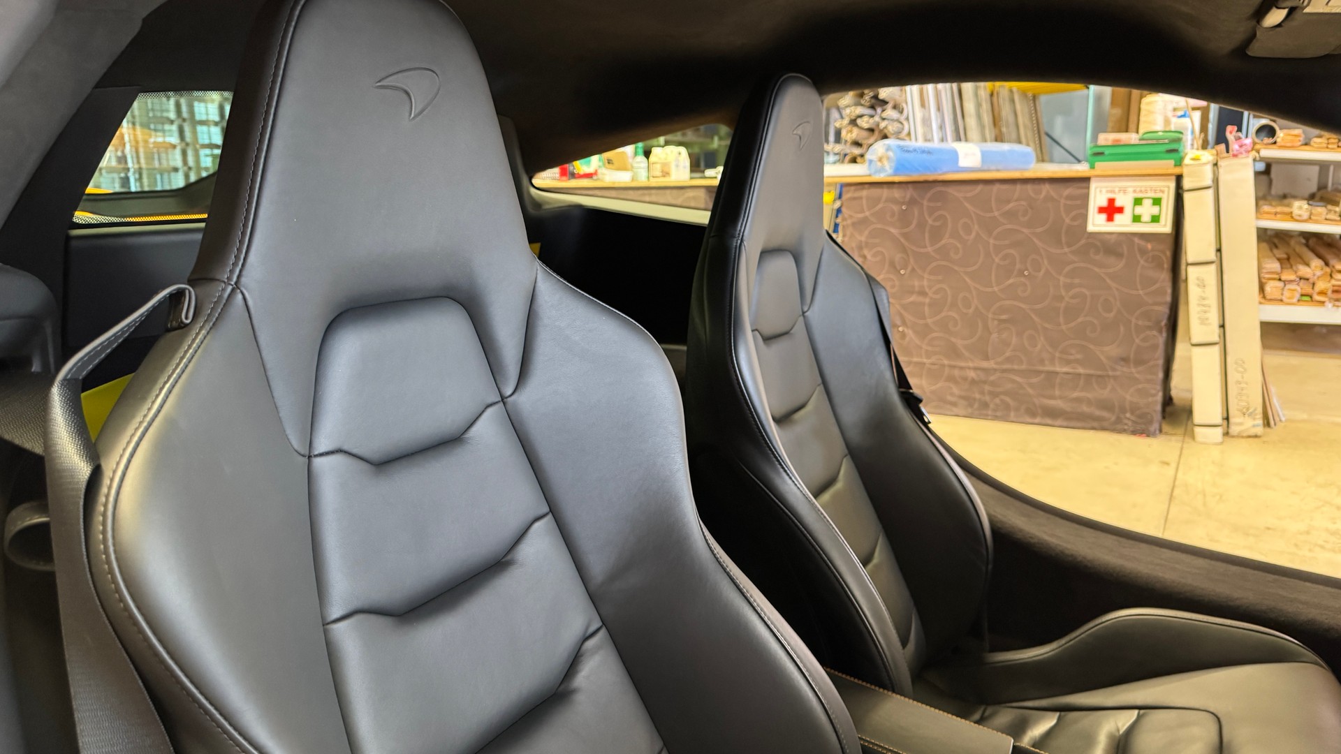 McLAREN 12C-image-5