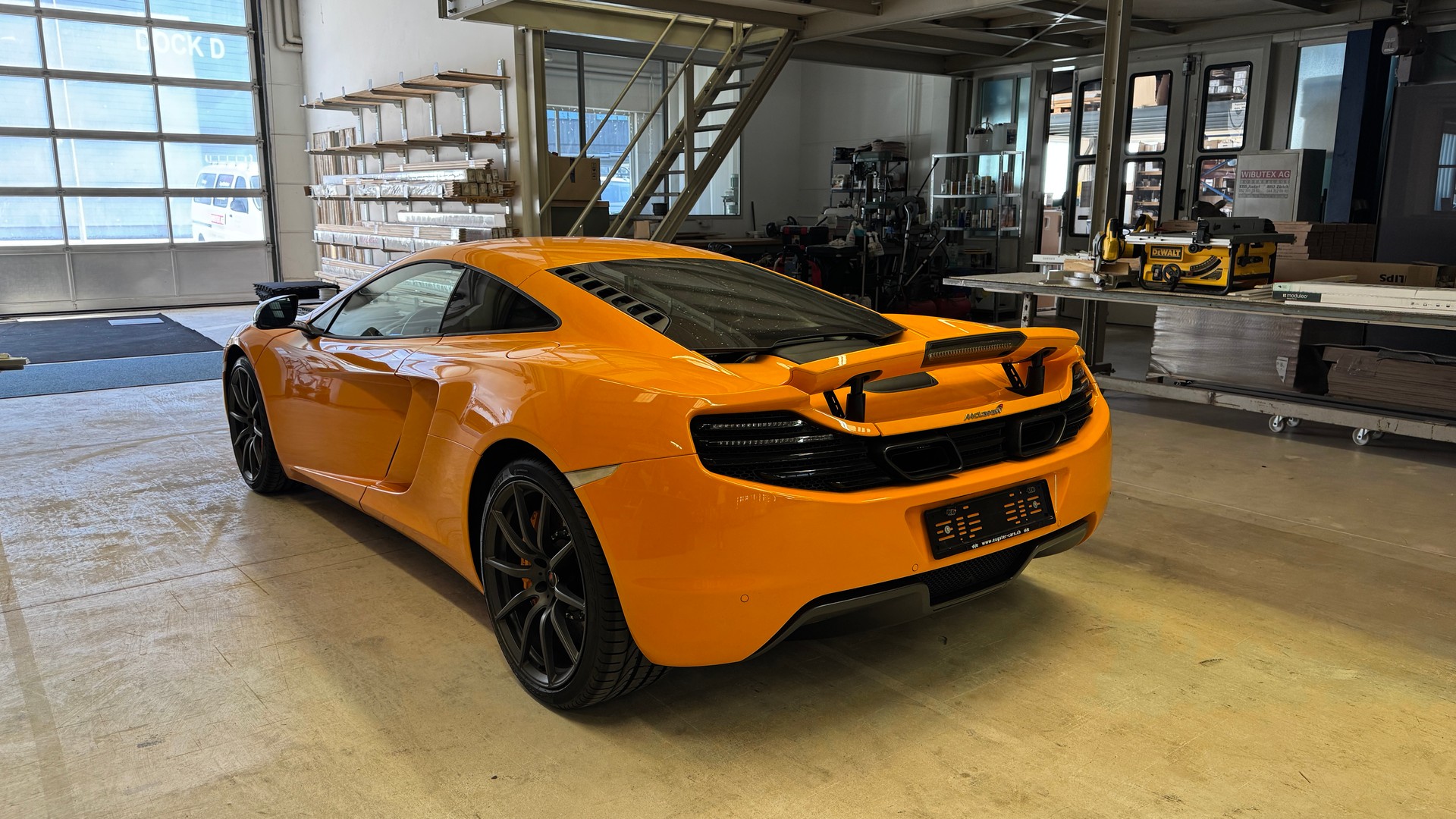 McLAREN 12C-image-1