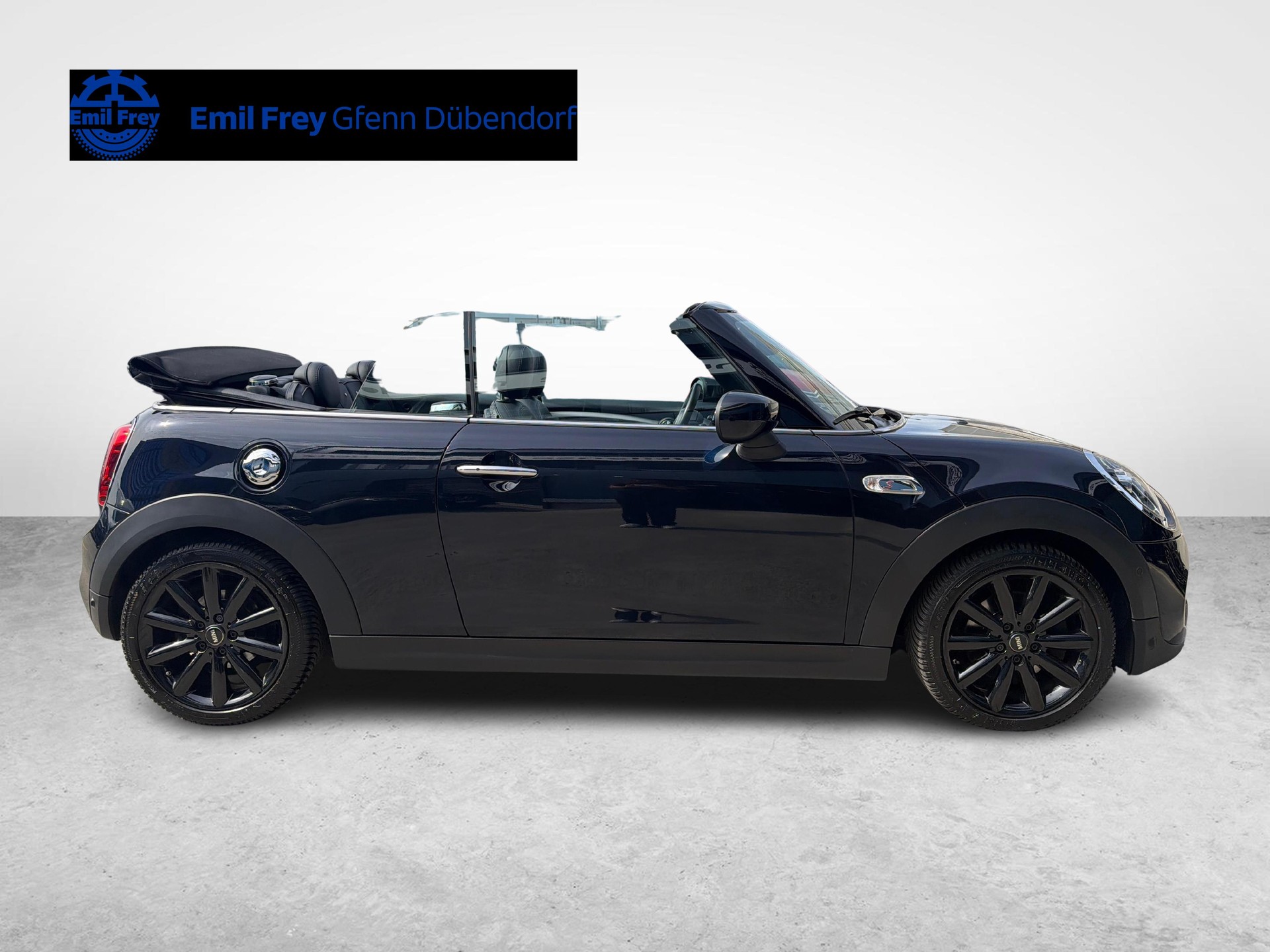MINI Cooper S Cabrio-image-6