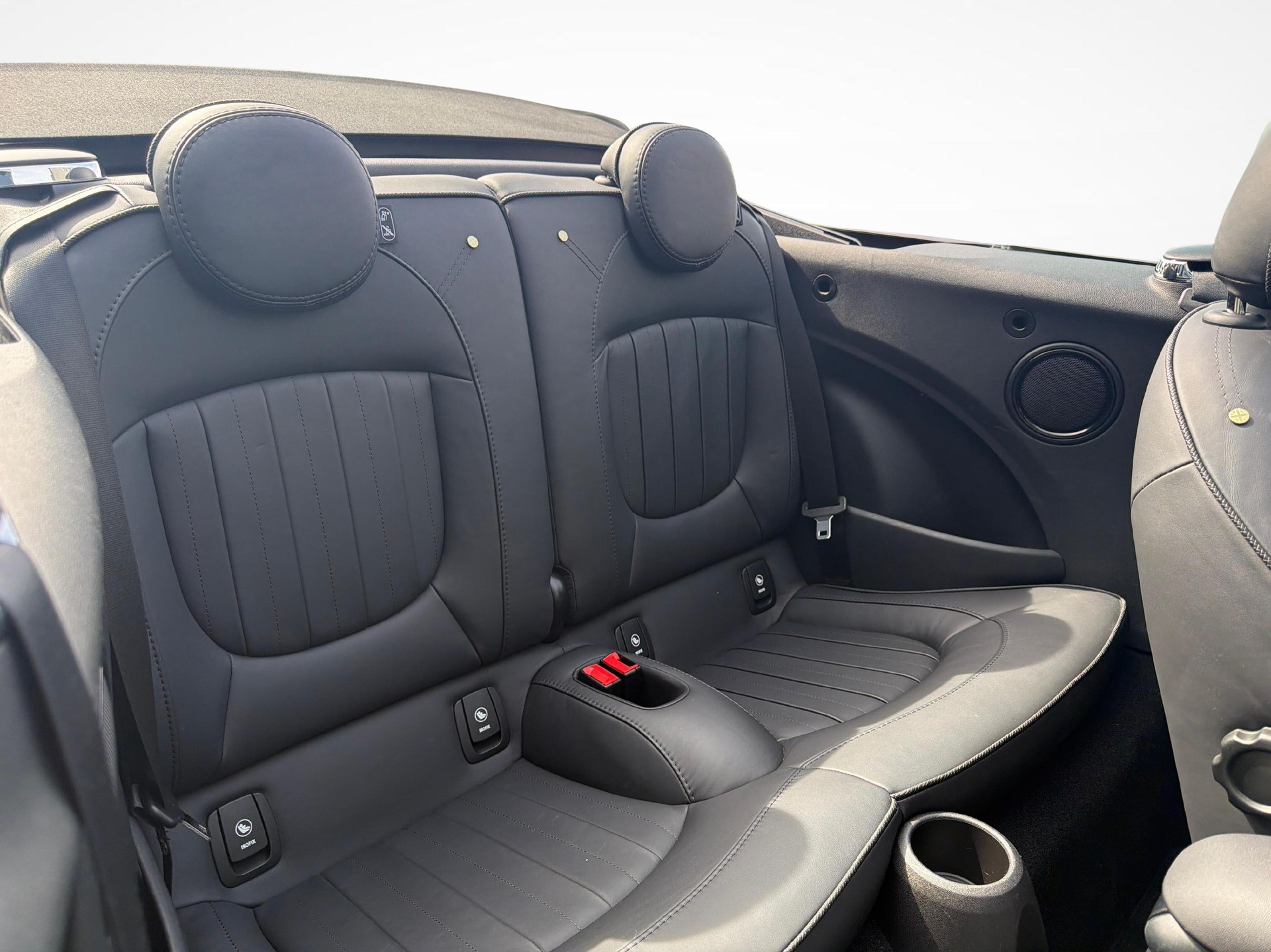 MINI Cooper S Cabrio-image-18