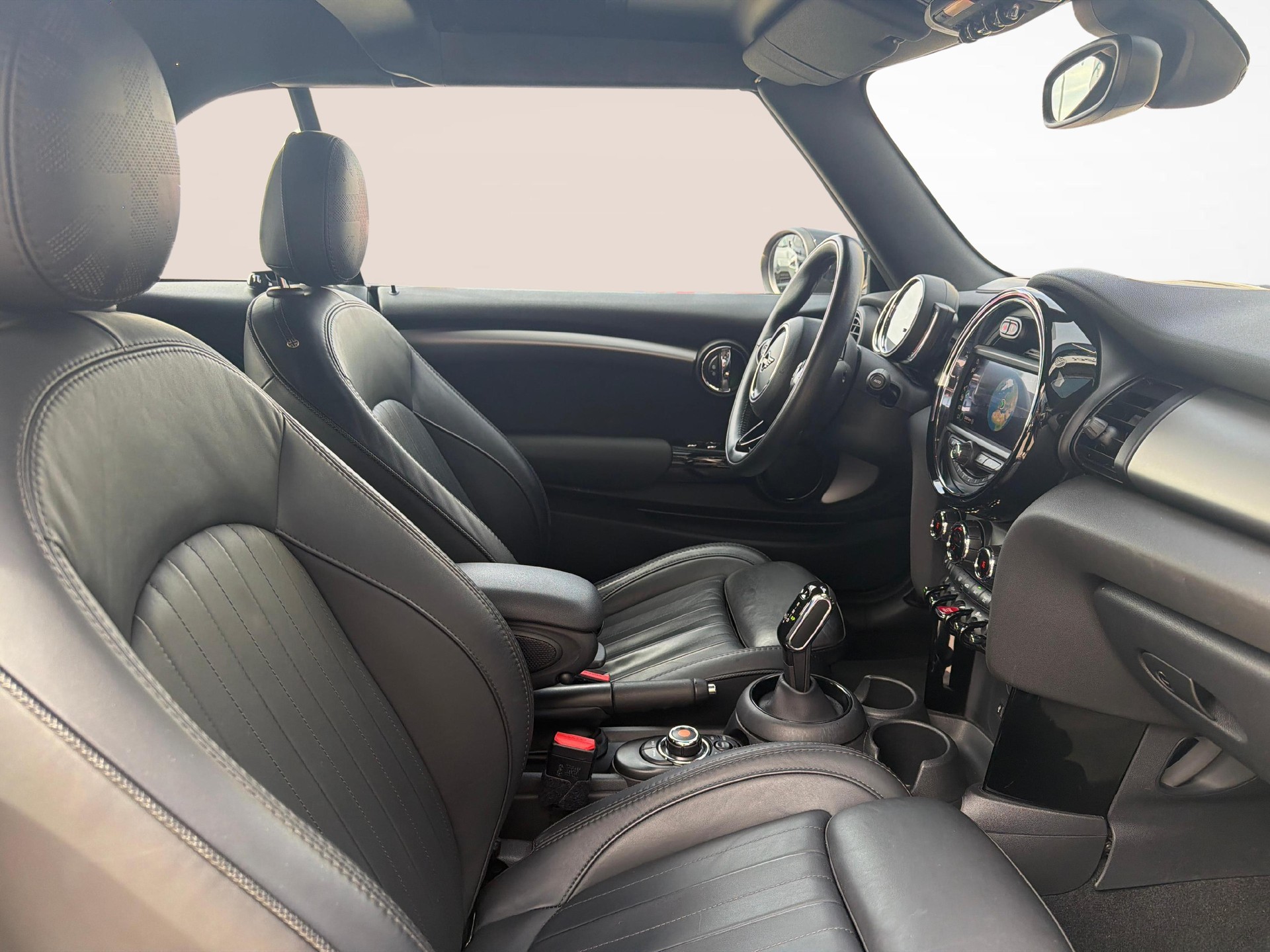 MINI Cooper S Cabrio-image-16