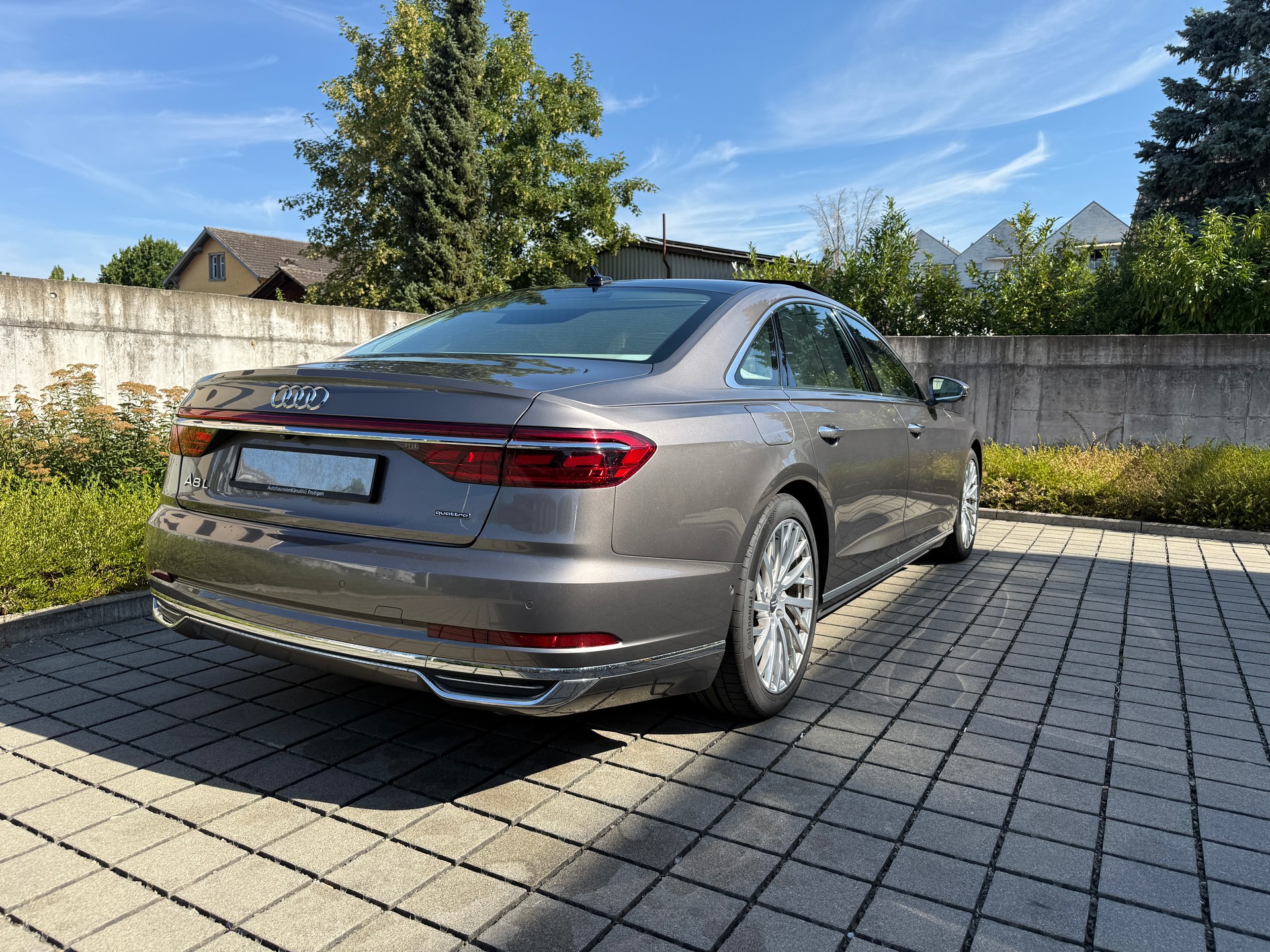 AUDI A8 55 L TFSI quattro tiptronic-image-5