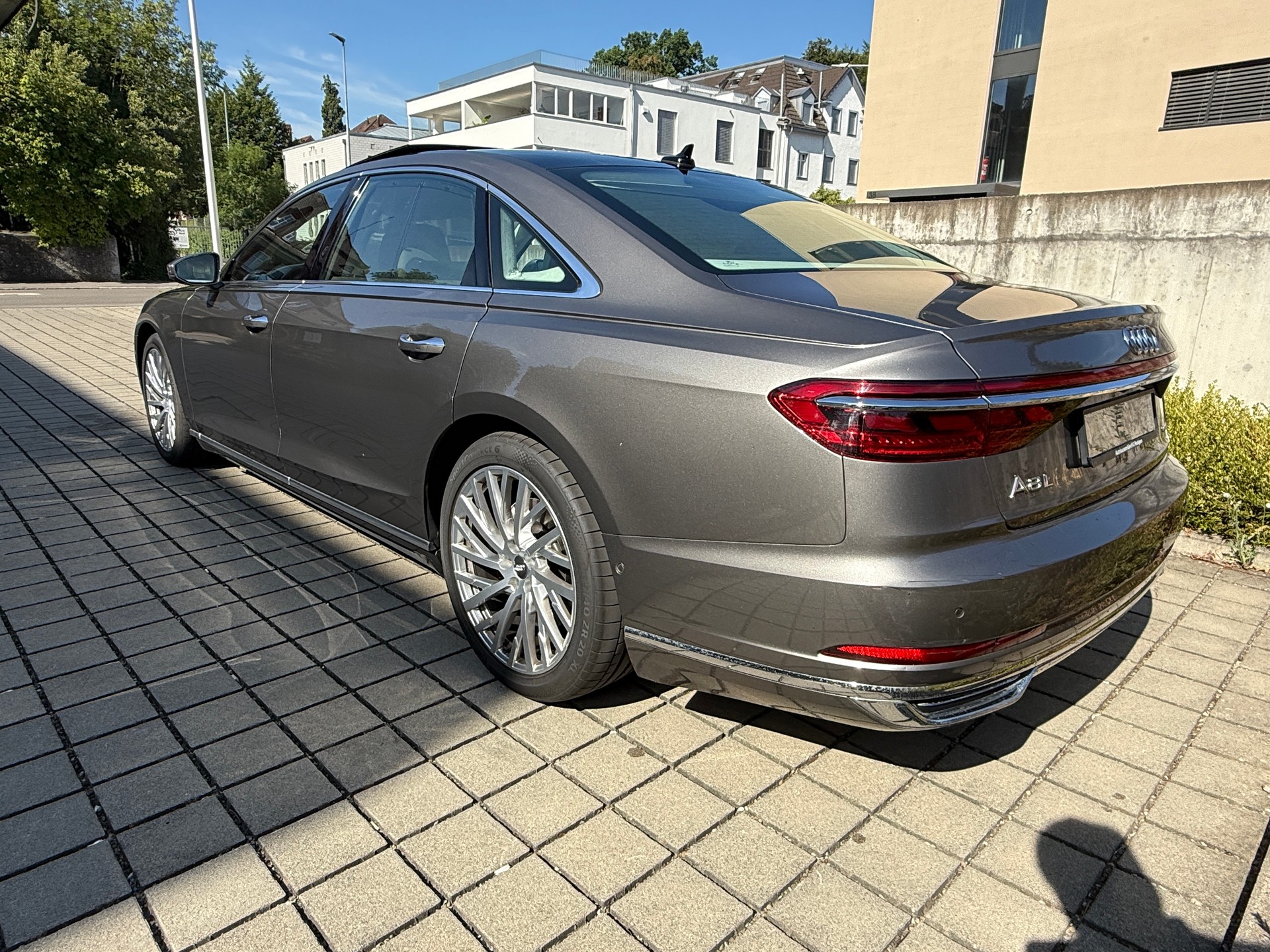 AUDI A8 55 L TFSI quattro tiptronic-image-4