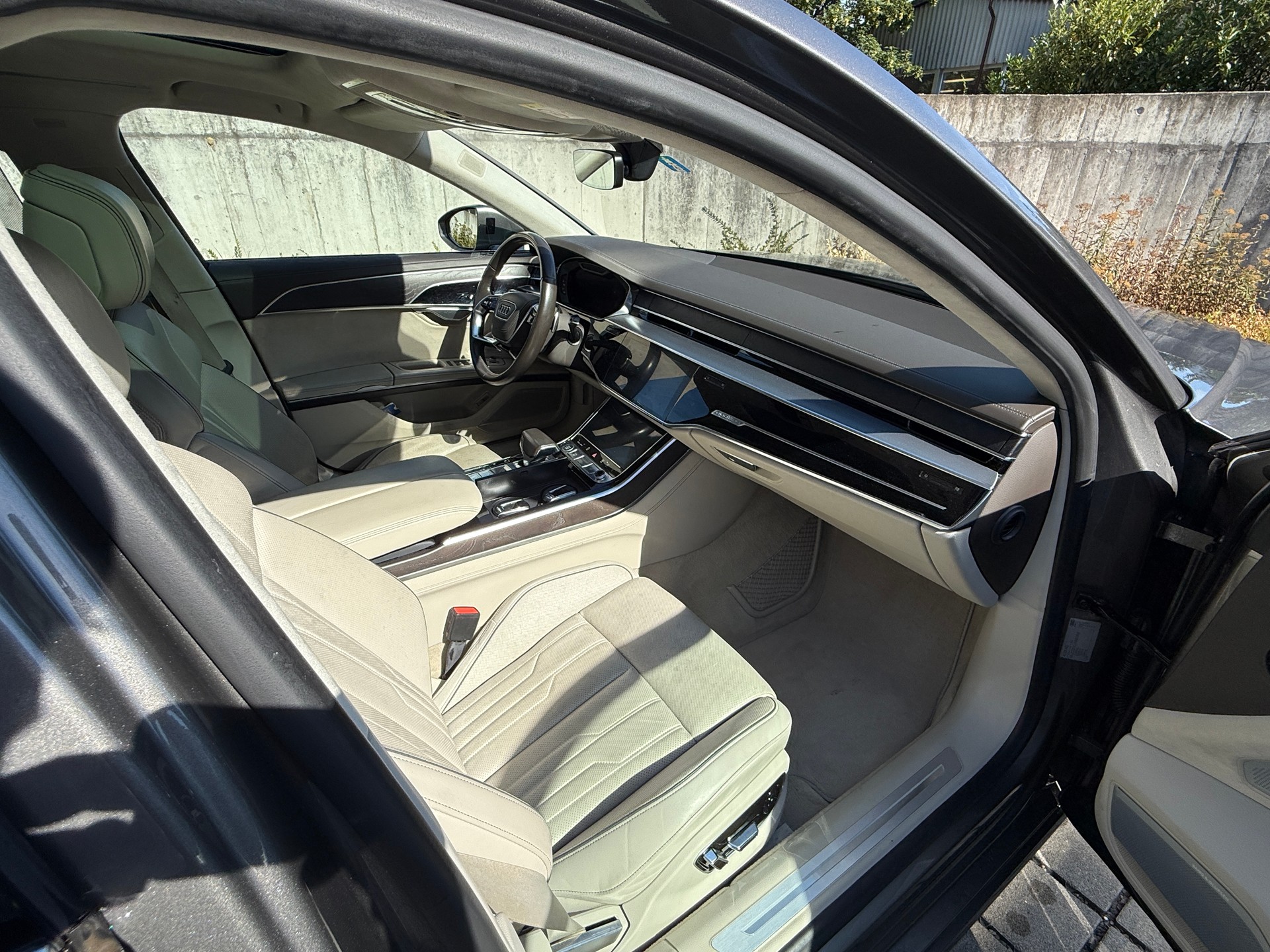 AUDI A8 55 L TFSI quattro tiptronic-image-10