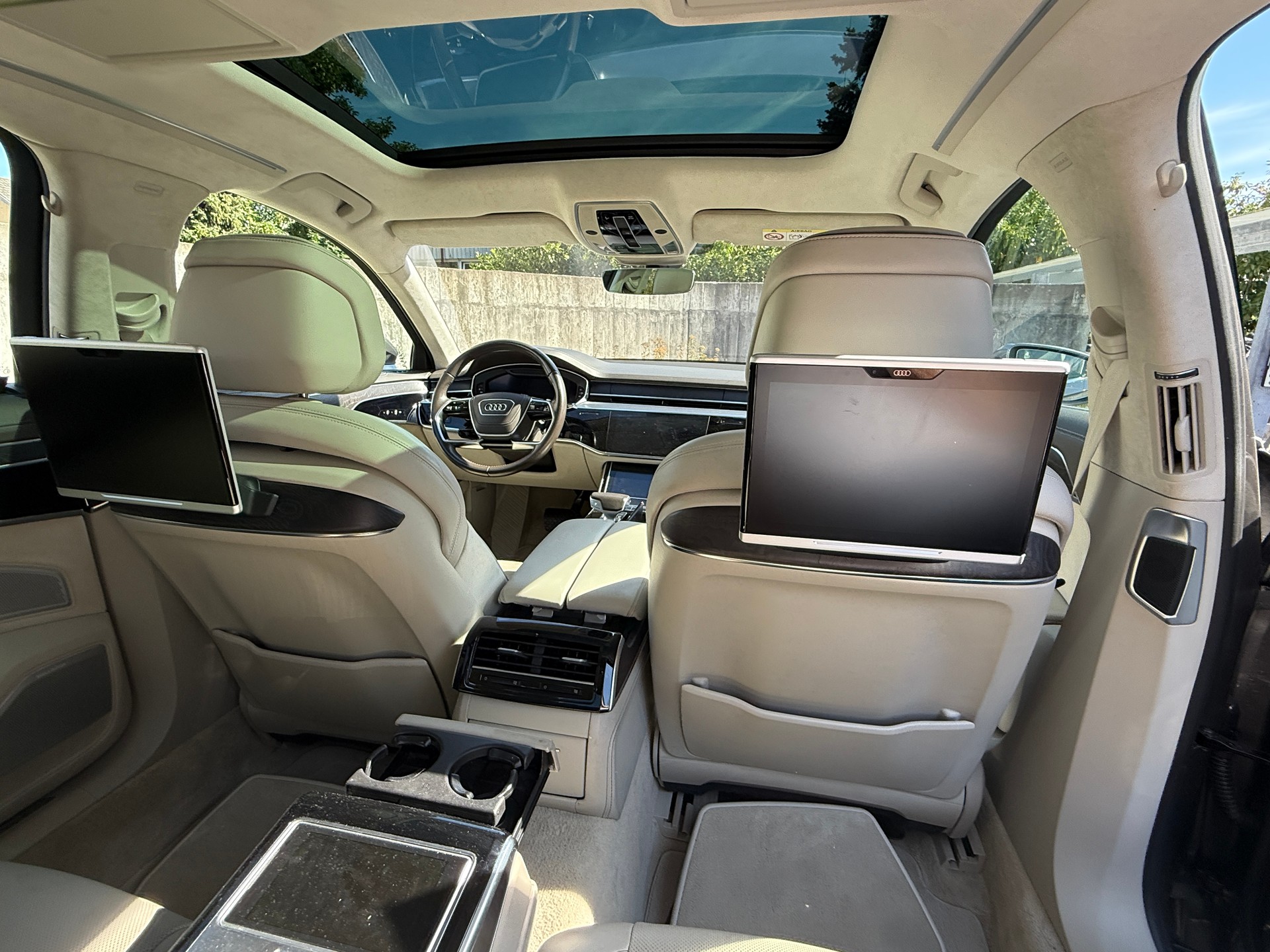 AUDI A8 55 L TFSI quattro tiptronic-image-9