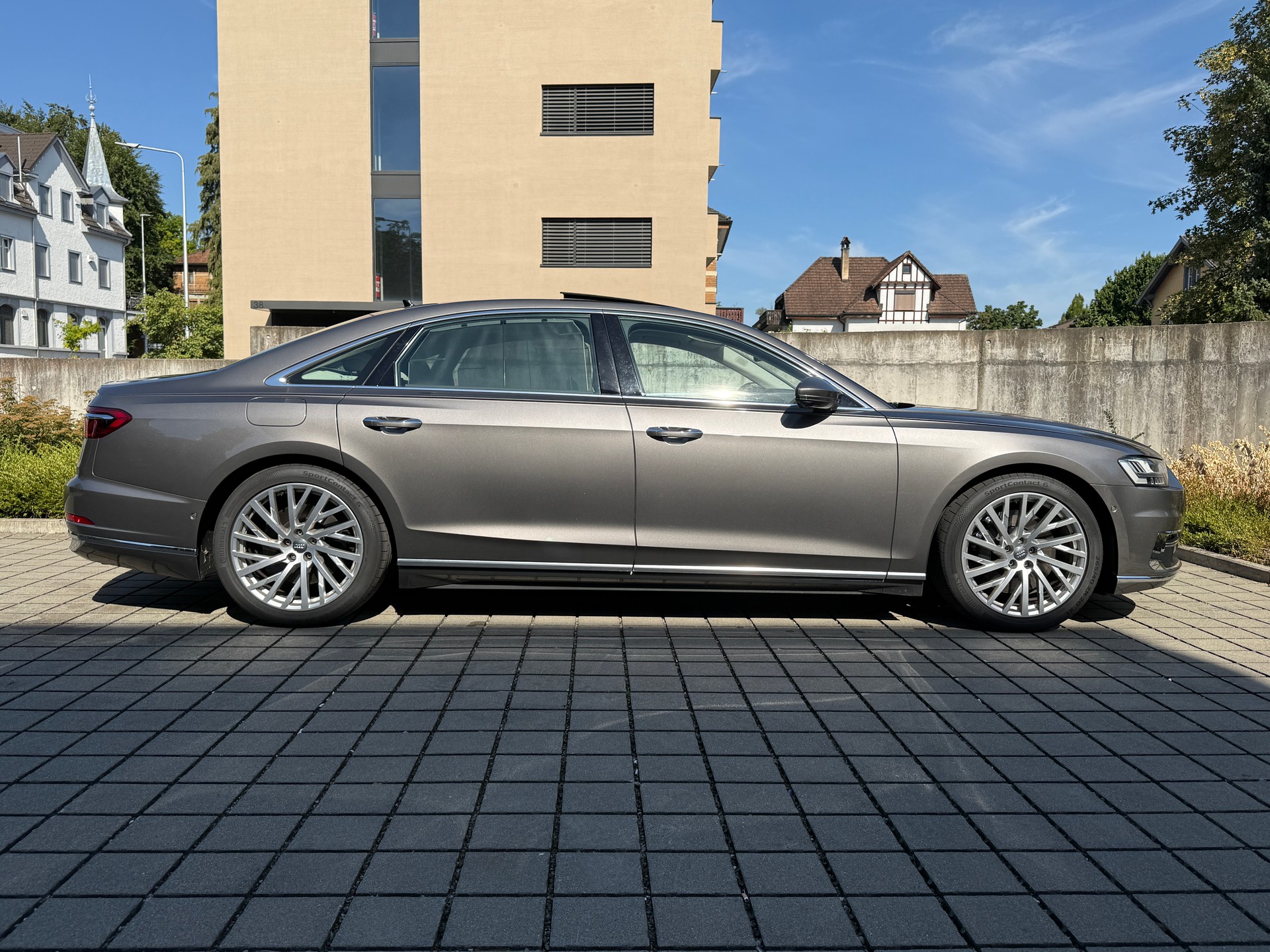 AUDI A8 55 L TFSI quattro tiptronic-image-6