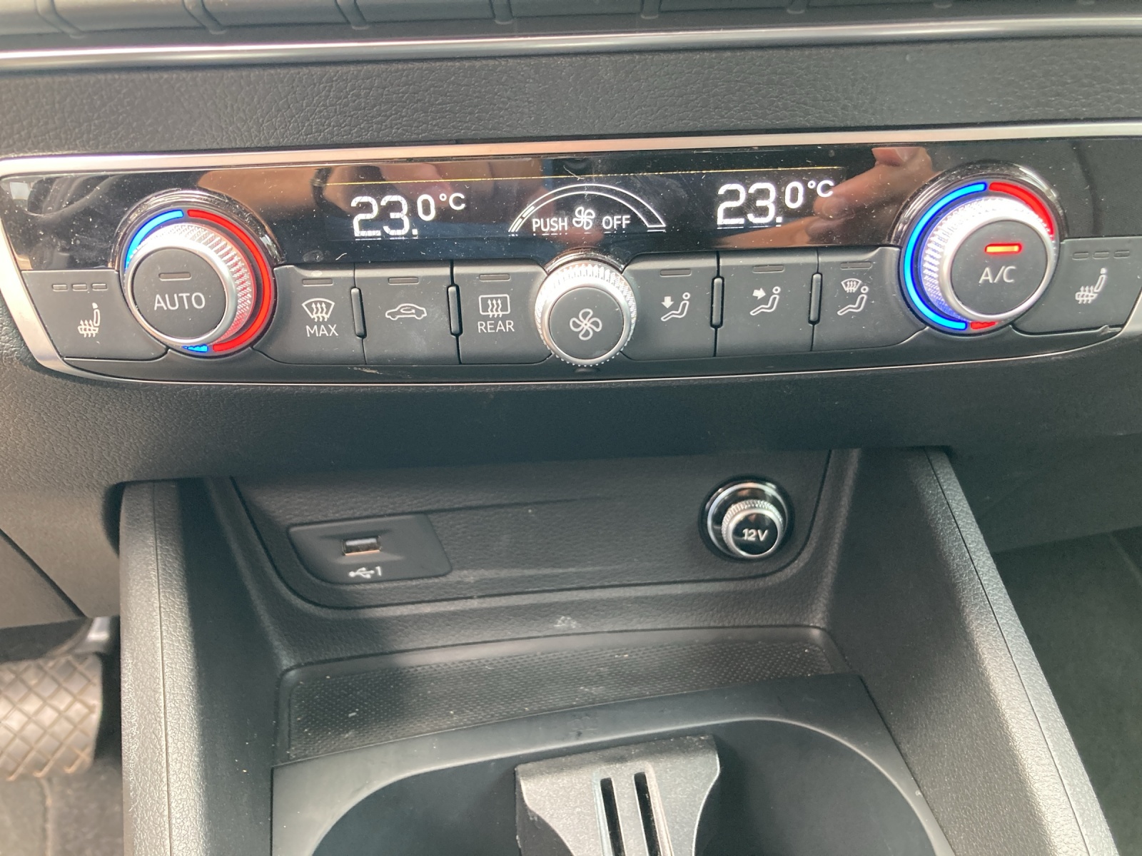 AUDI Q2 35 TFSI S line S-tronic-image-13