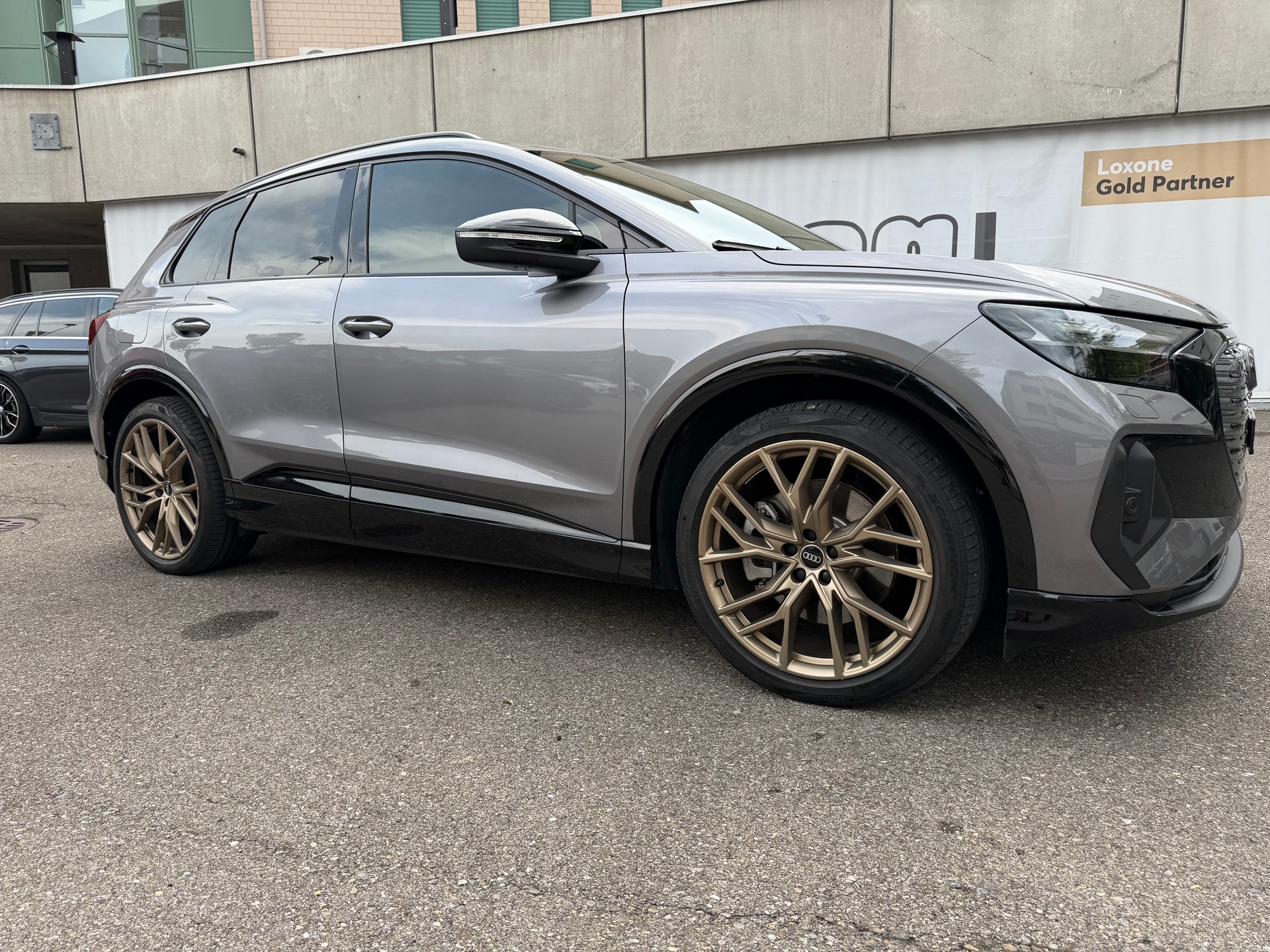 AUDI Q4 e-tron 50 quattro-image-9
