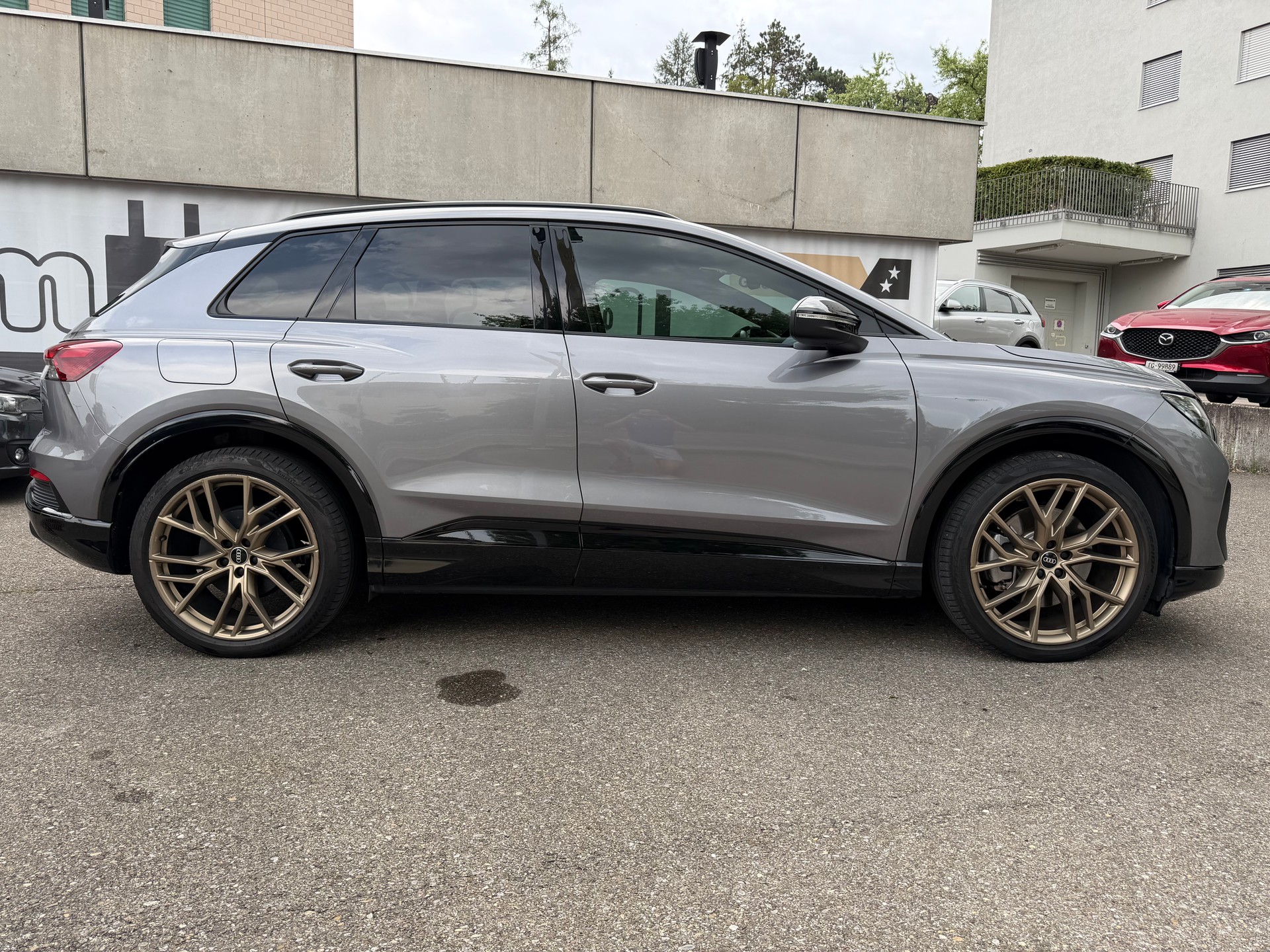 AUDI Q4 e-tron 50 quattro-image-8