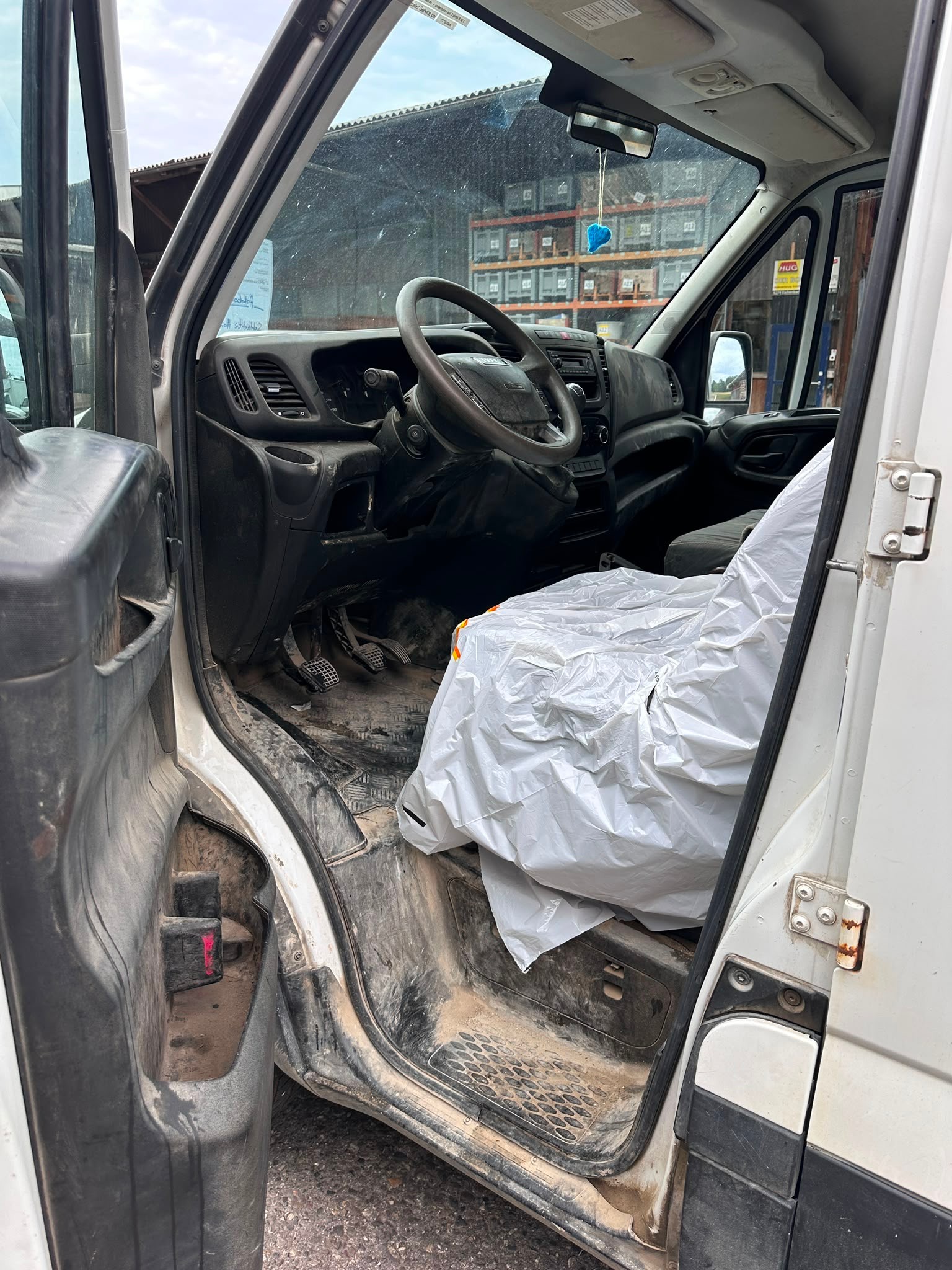 IVECO 33 S 16 D-image-4