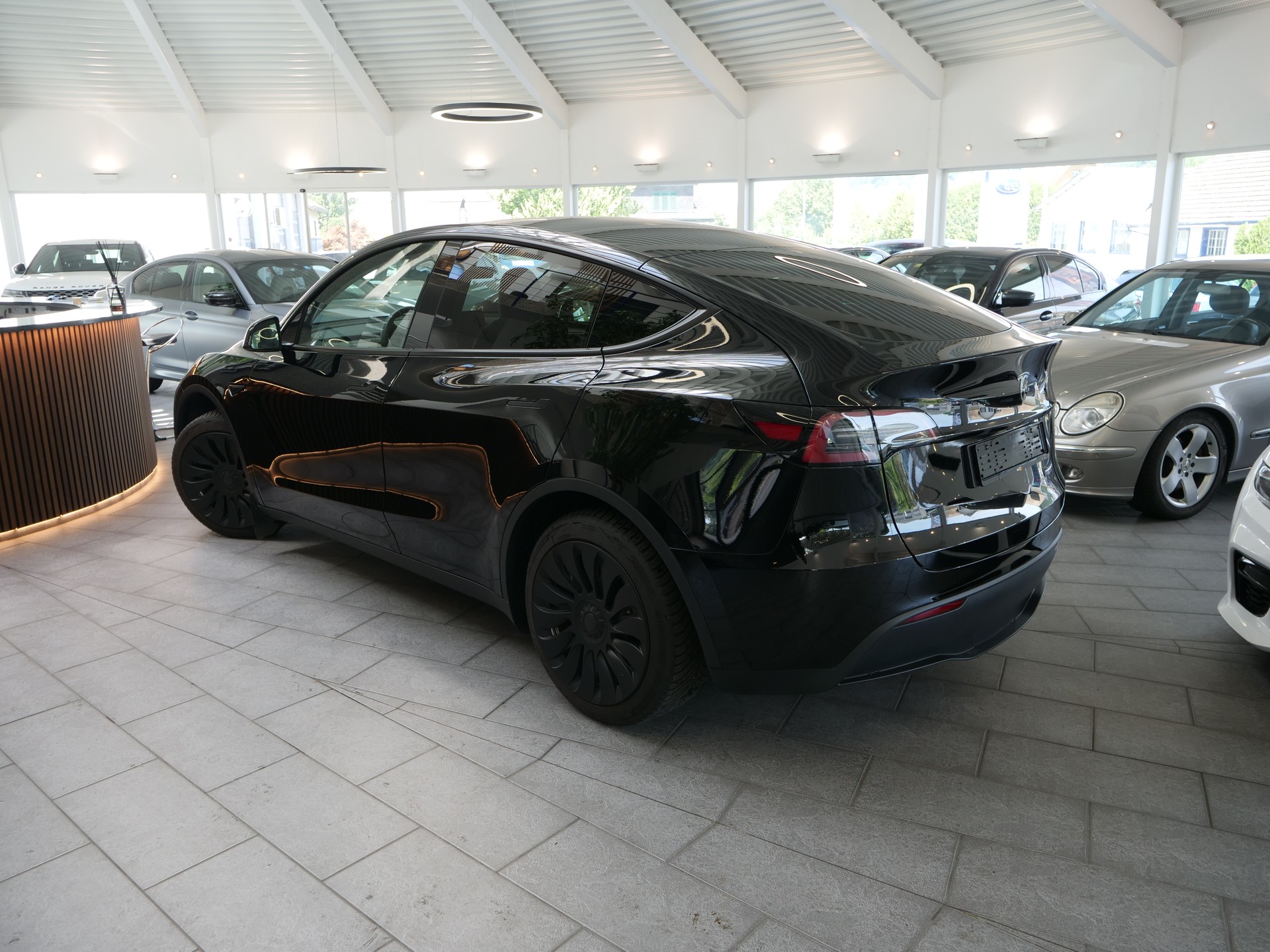 TESLA Model Y RWD-image-3