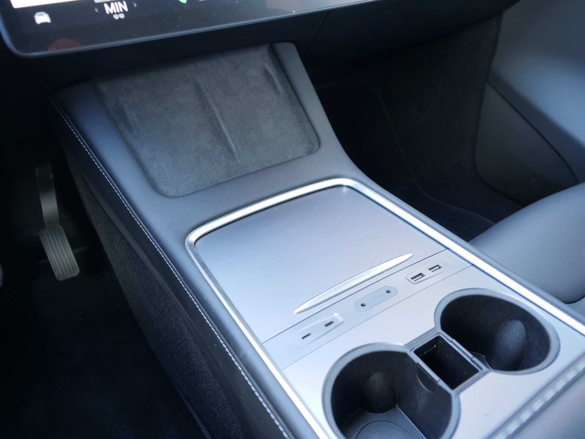 TESLA Model Y RWD-image-13