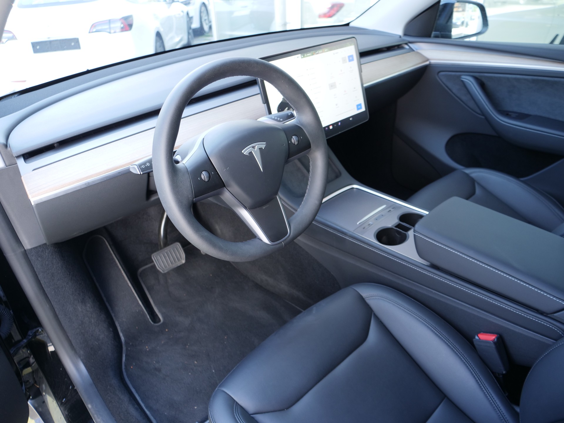TESLA Model Y RWD-image-6